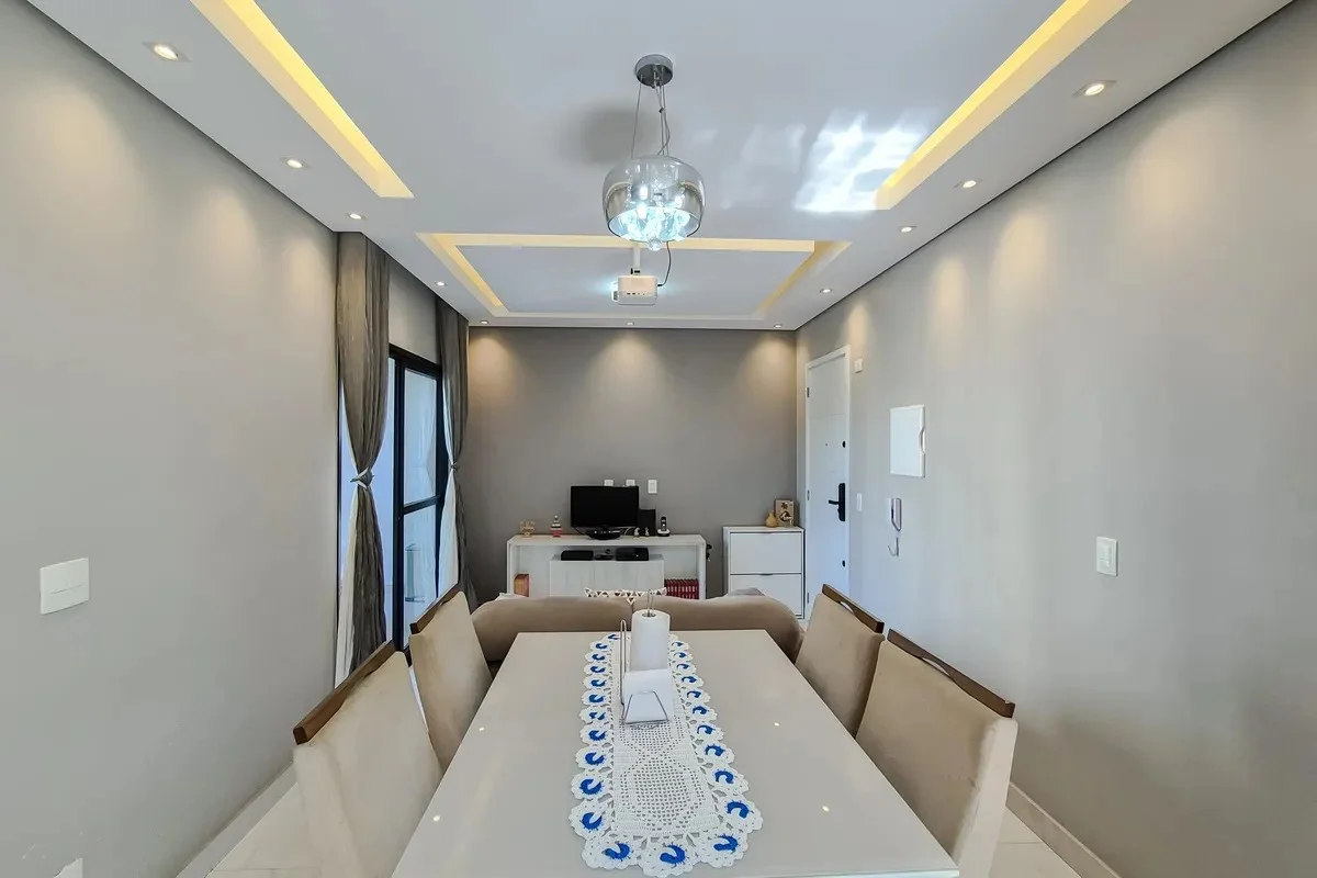Oportunidade no Centro de SBC: Apartamento Moderno de 74m², 2 Suítes, Varanda Gourmet e 2 Vagas Livres – Abaixo do Valor de Avaliação!