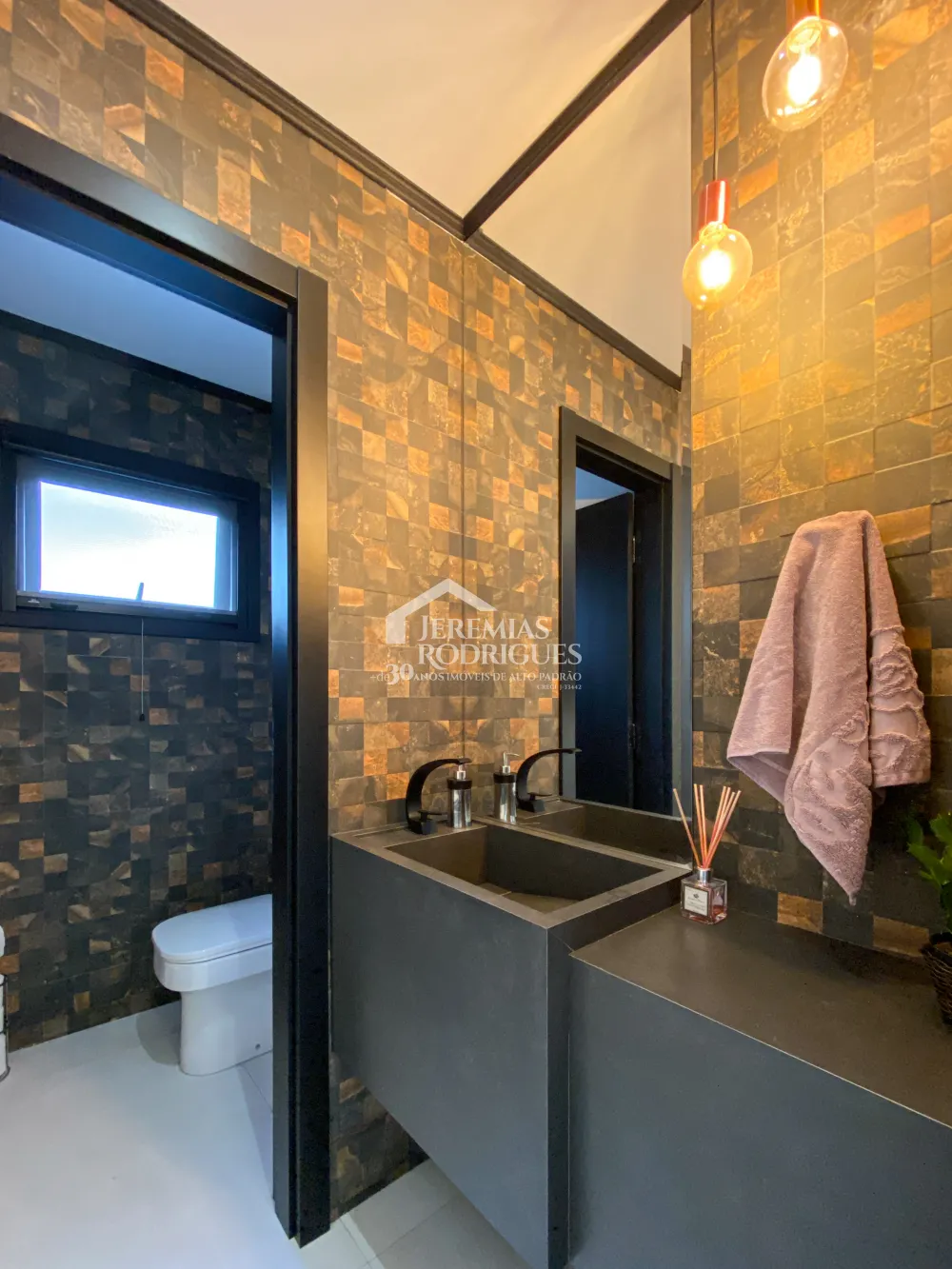 Casa com 3 quartos, 203 m², à venda por R$ 1.490.000- Condomínio Colinas do Belém - Taubaté/SP