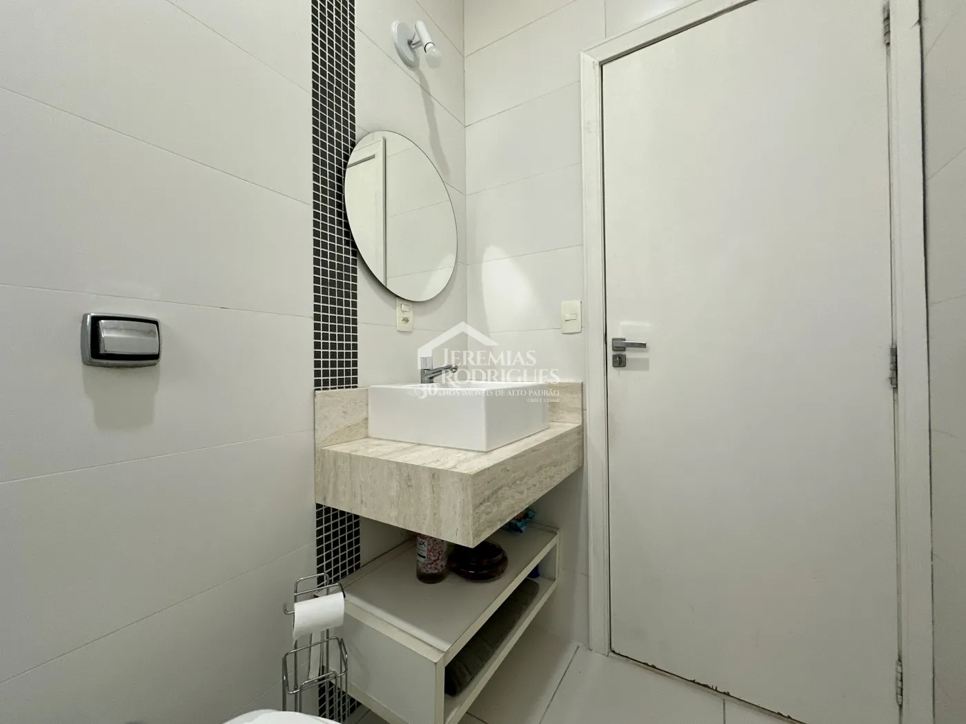 Casa à venda com 3 dormitórios no Condomínio Campos do Conde I em Tremembé/SP