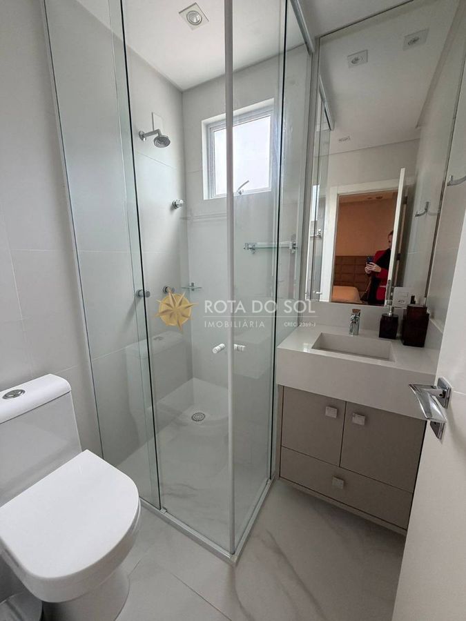 Apartamento Mobiliado 4 Suítes à Venda Meia Praia Itapema SC