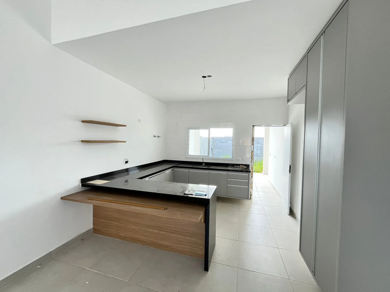 Casa à venda no Vita Village – 3 quartos, suíte, quintal 250 m² | Pindamonhangaba