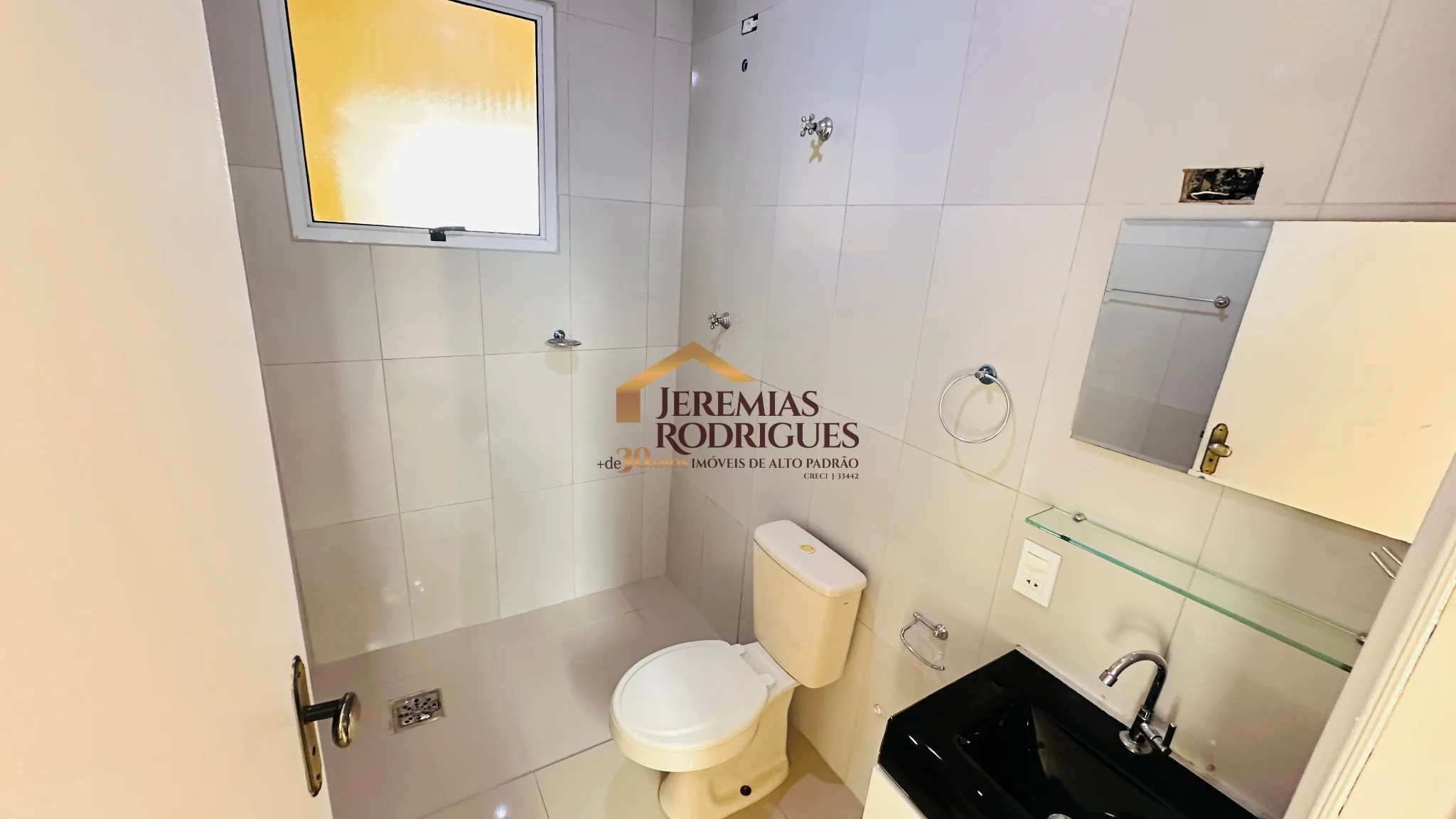Casa para locação e venda no Condomínio Real Ville em Pindamonhangaba/SP.