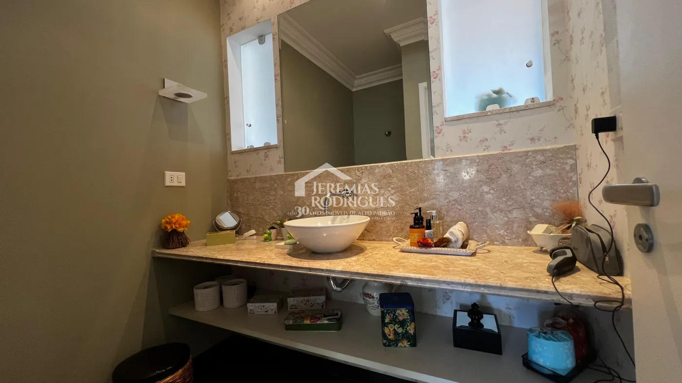 Casa para venda e locação com 6 dormitórios no Condomínio Chácaras Cataguá em Taubaté/SP.