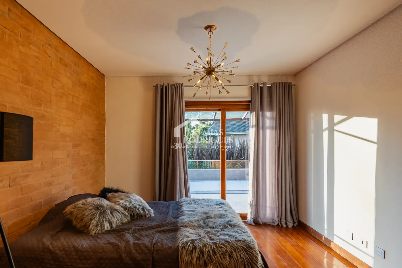 Casa com 4 suítes no condomínio Reserva Figueiredo em Campos do Jordão/SP