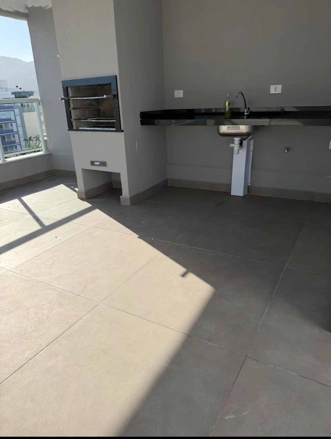 Apartamento à venda com 2 suítes no Condomínio Cian em Ubatuba/SP. 