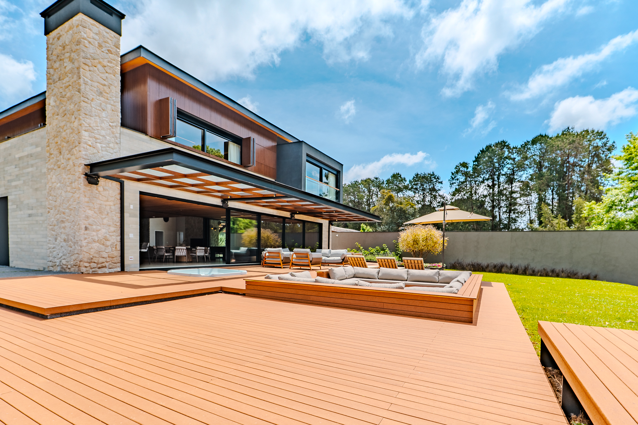 Mansão à venda no Alto do Capivari em Campos do Jordão/SP.