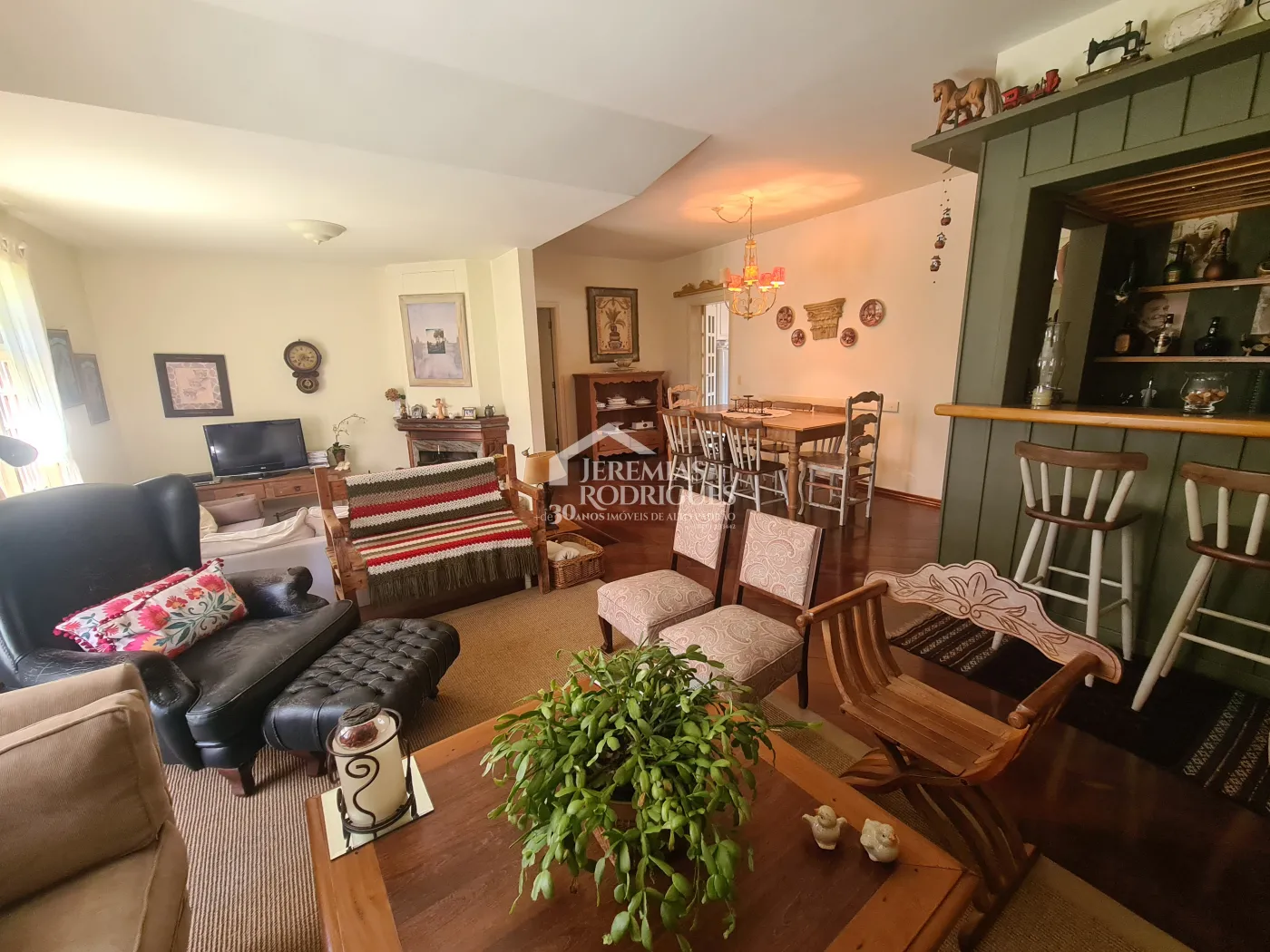 Apartamento para venda com 3 dormitórios no Condomínio Velden Village em Campos do Jordão/SP