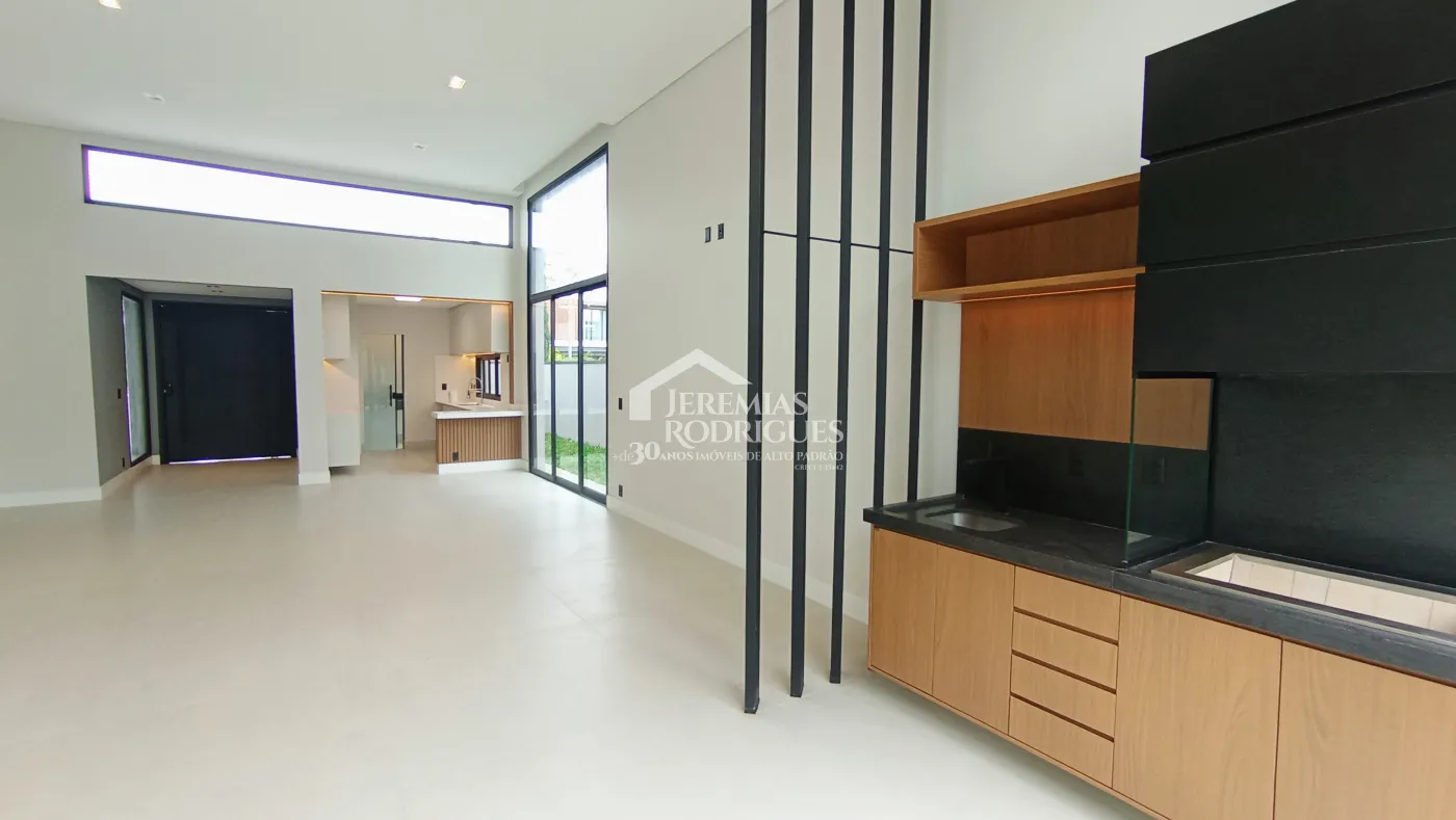 Casa à venda com 4 dormitórios no Condomínio Terras de San Marco em Taubaté/SP.