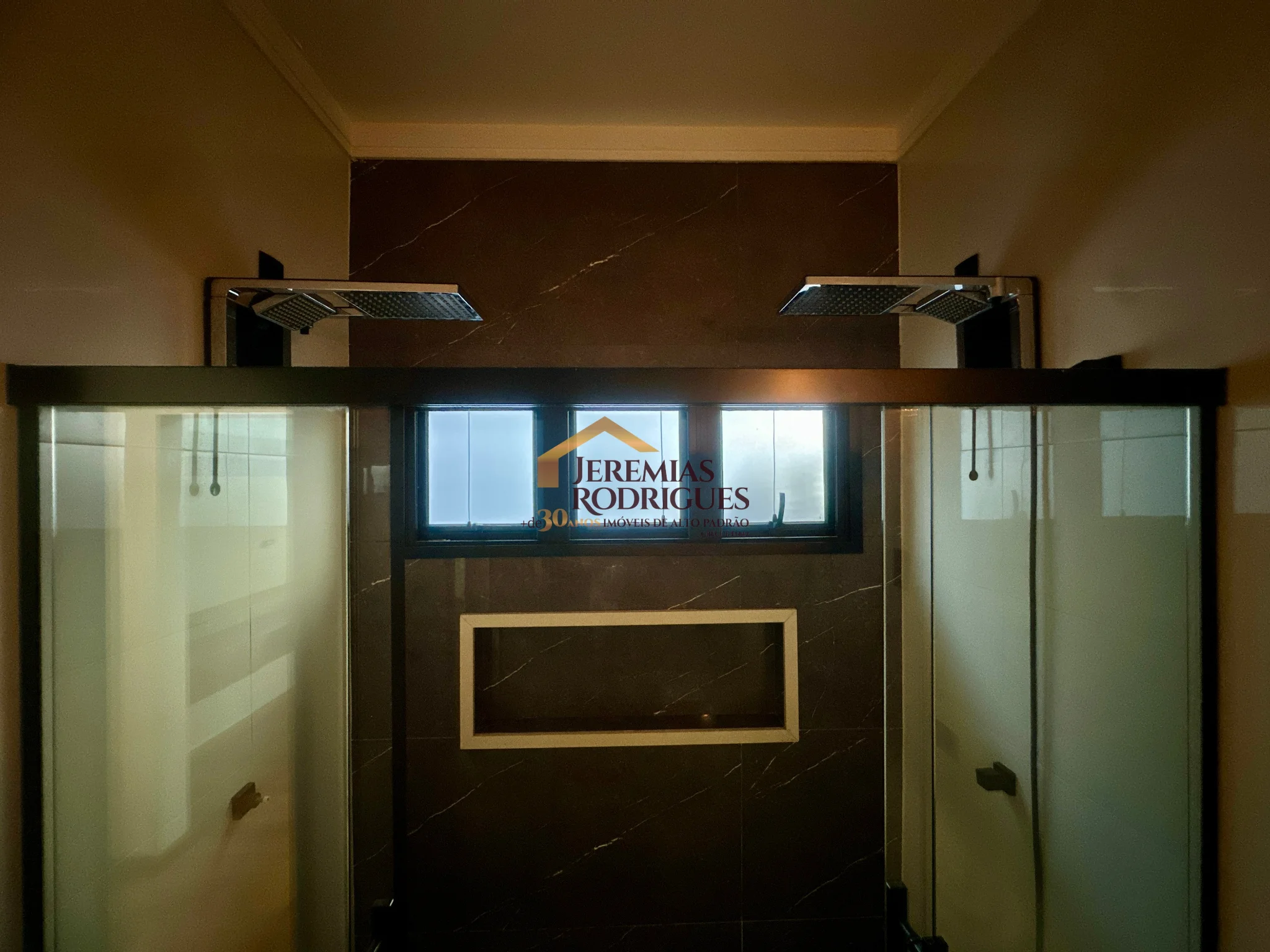 Casa para venda e locação no Condomínio Residencial Verdes Vales em Taubaté/SP.