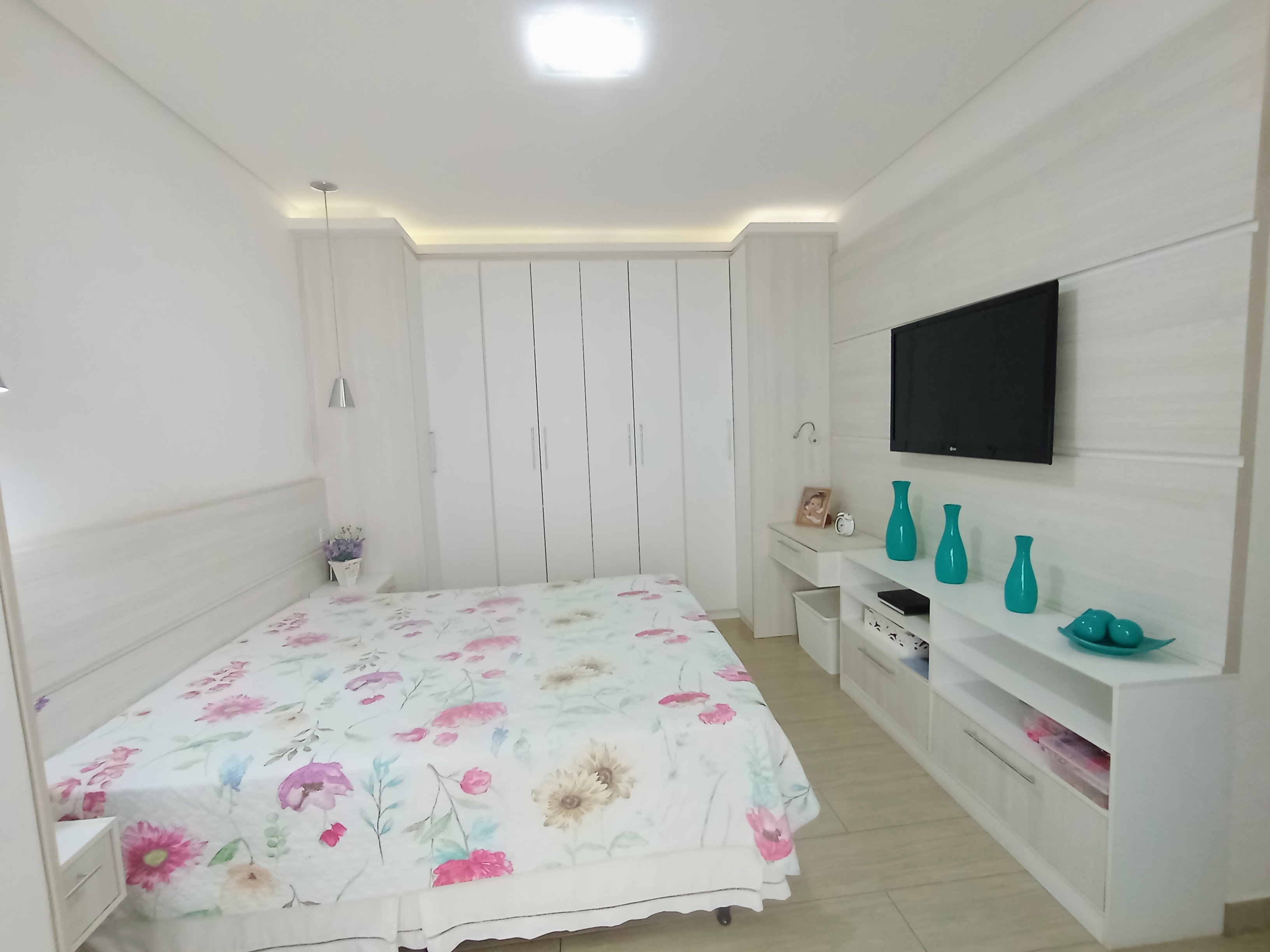 Casa à venda com 2 dormitórios no Condomínio Verdes Vales em Taubaté/SP.