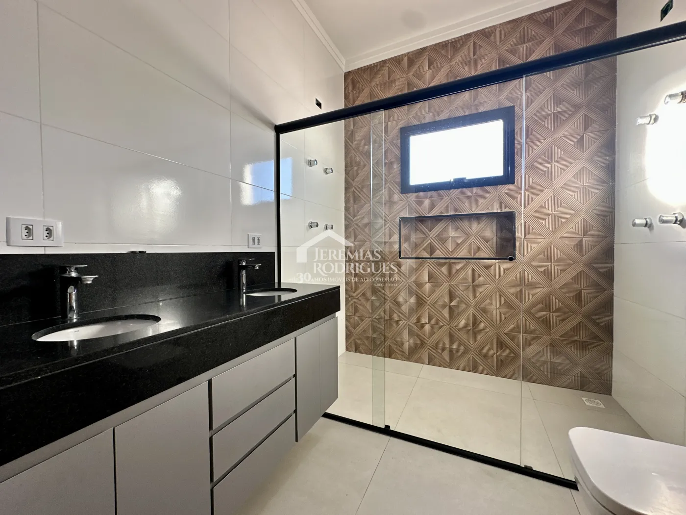 Casa para locação com 3 dormitórios no Condomínio Parque das Araucárias em Tremembé/SP