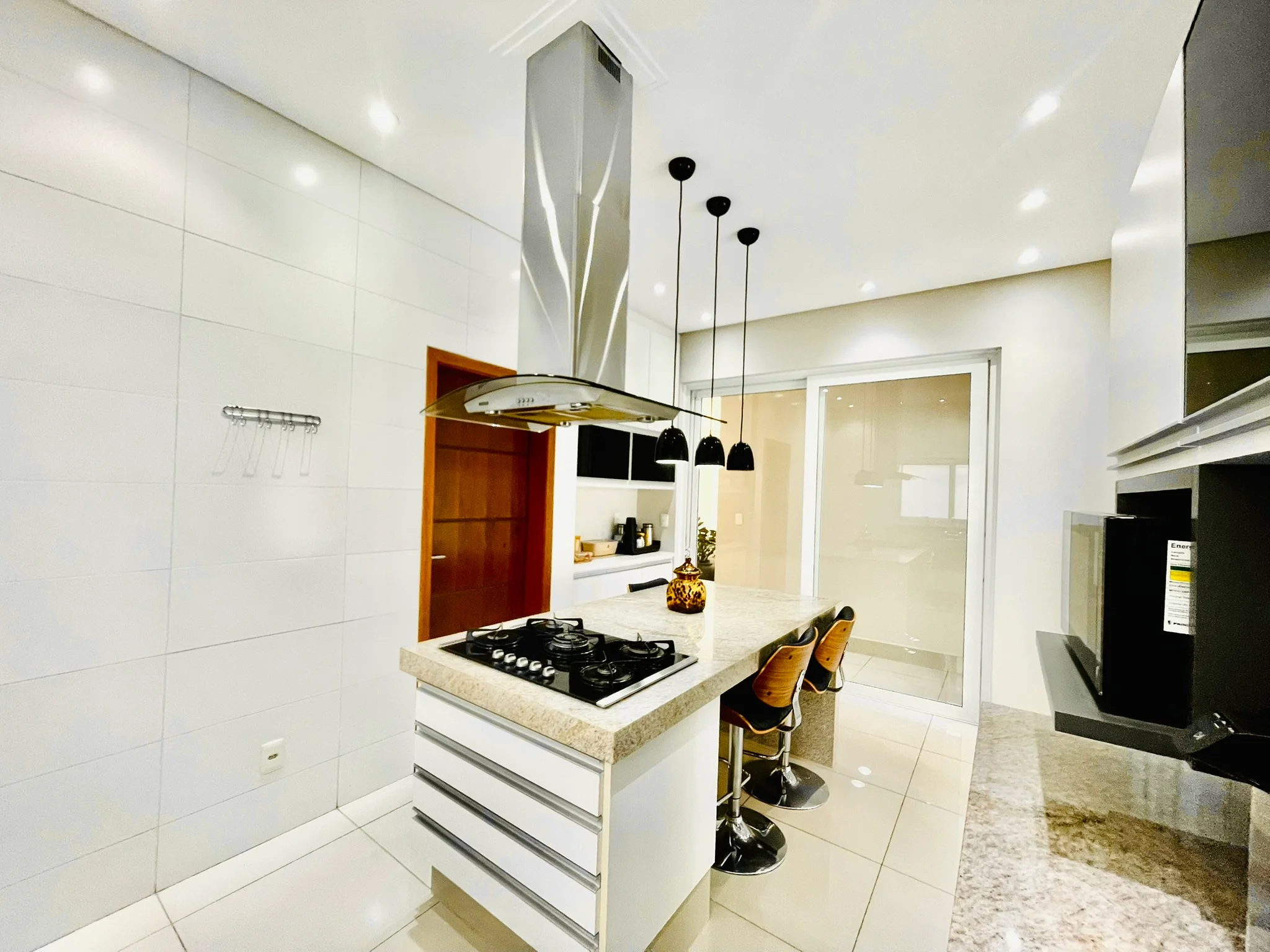 Casa à venda com 3 suítes no Condomínio Residencial San Marco em Taubaté/SP