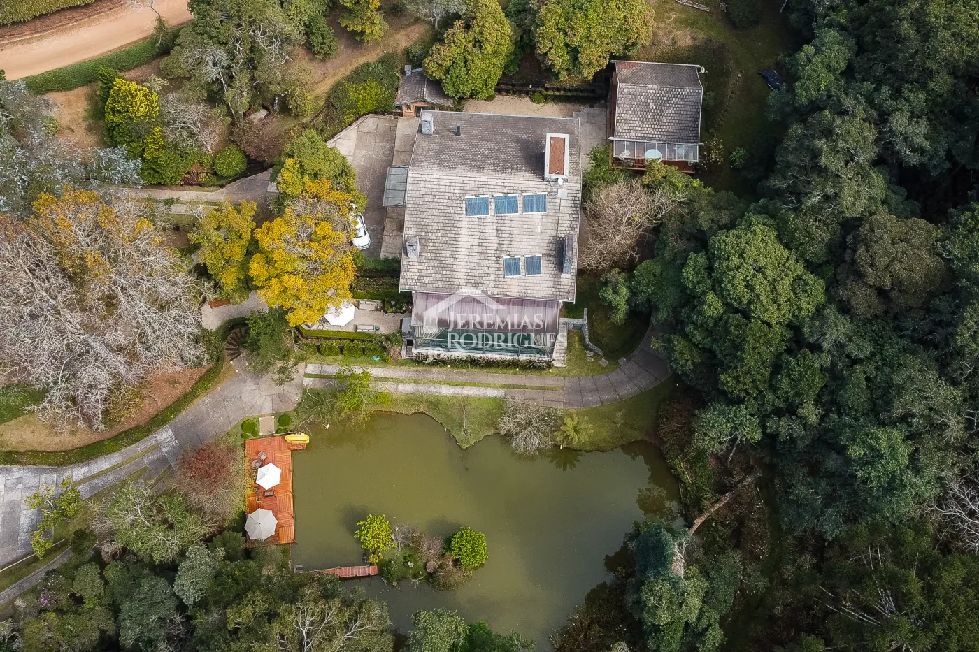 Casa com 7 suítes, 770 m² - Pedra do Fogo - Campos do Jordão/SP.