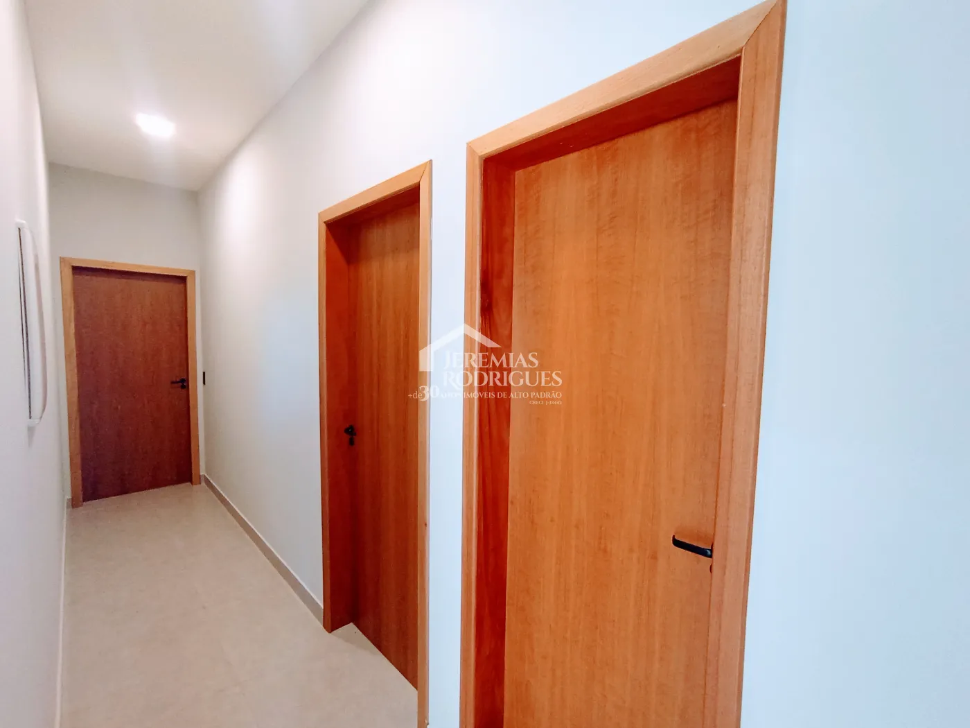 Casa para venda e locação com 3 dormitórios no Condomínio Campos do Conde II - Chambord em Tremembé/SP