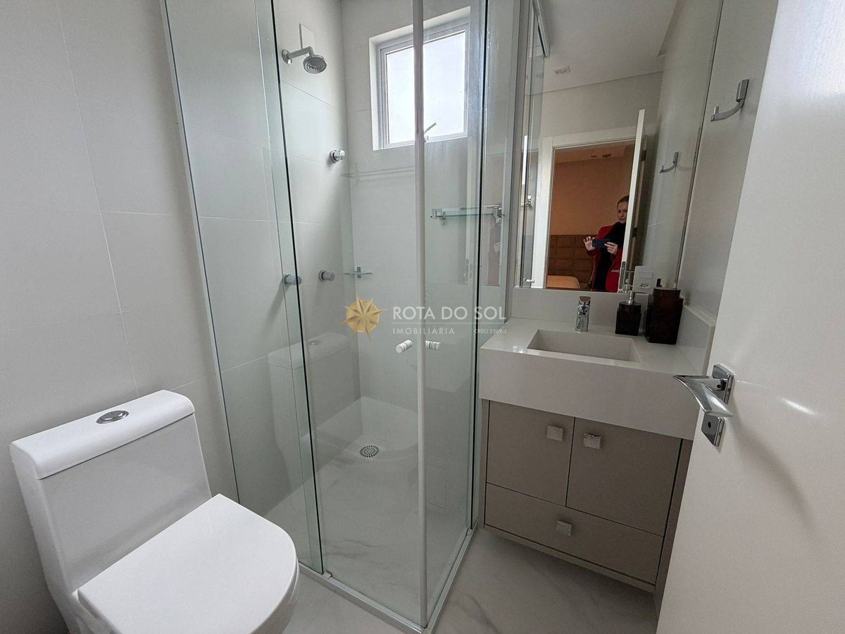 Apartamento Mobiliado 4 Suítes à Venda Meia Praia Itapema SC