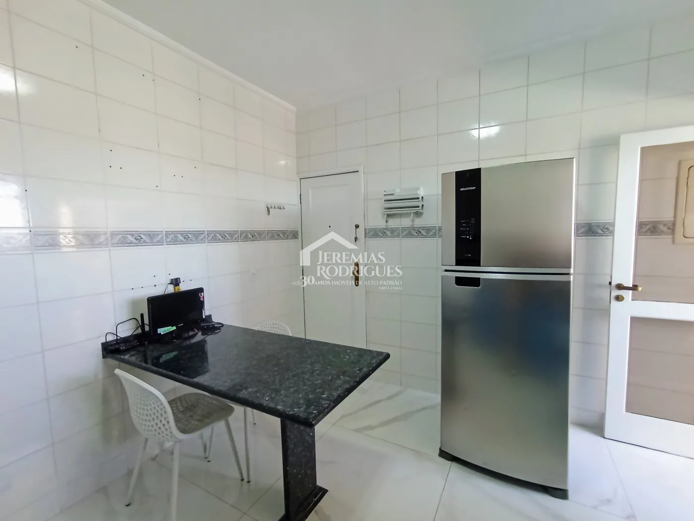 Apartamento para venda com 2 suítes no Edifício Rosa Abirached em Taubaté/SP