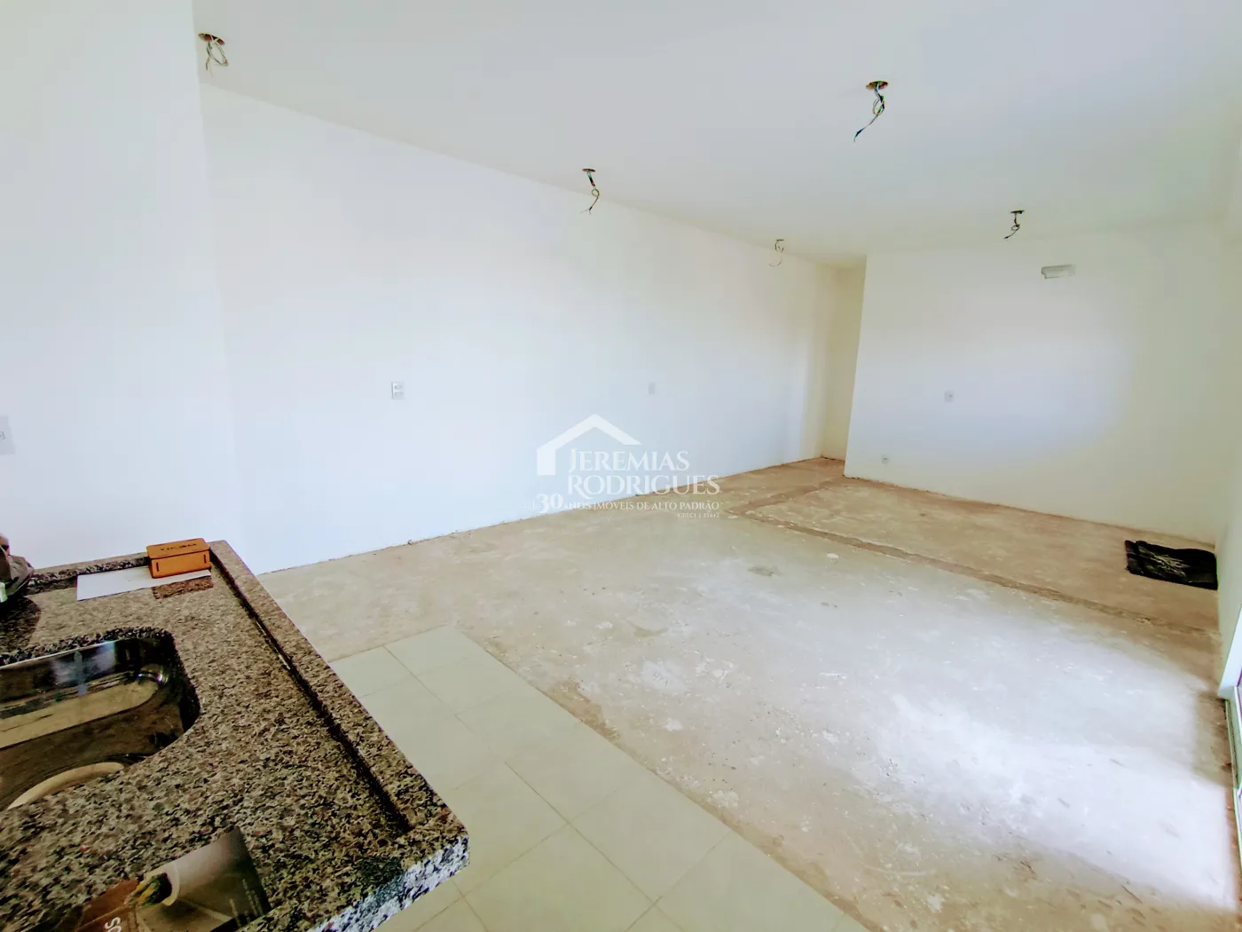 Apartamento à venda com 2 dormitórios, 81 m² no Condomínio Syrah Residence em Taubaté/SP.