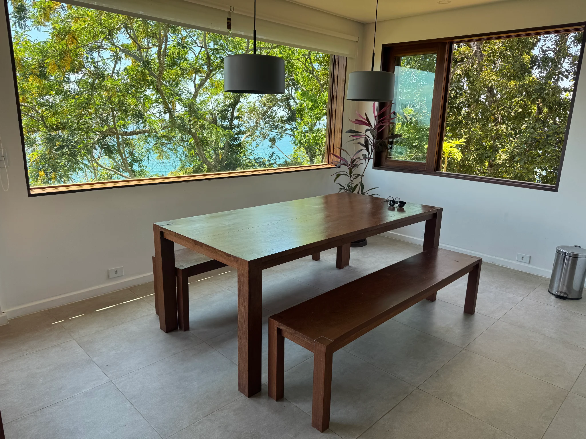 Casa à venda com 3 suítes no Condomínio Ponta das Toninhas em Ubatuba/SP. 