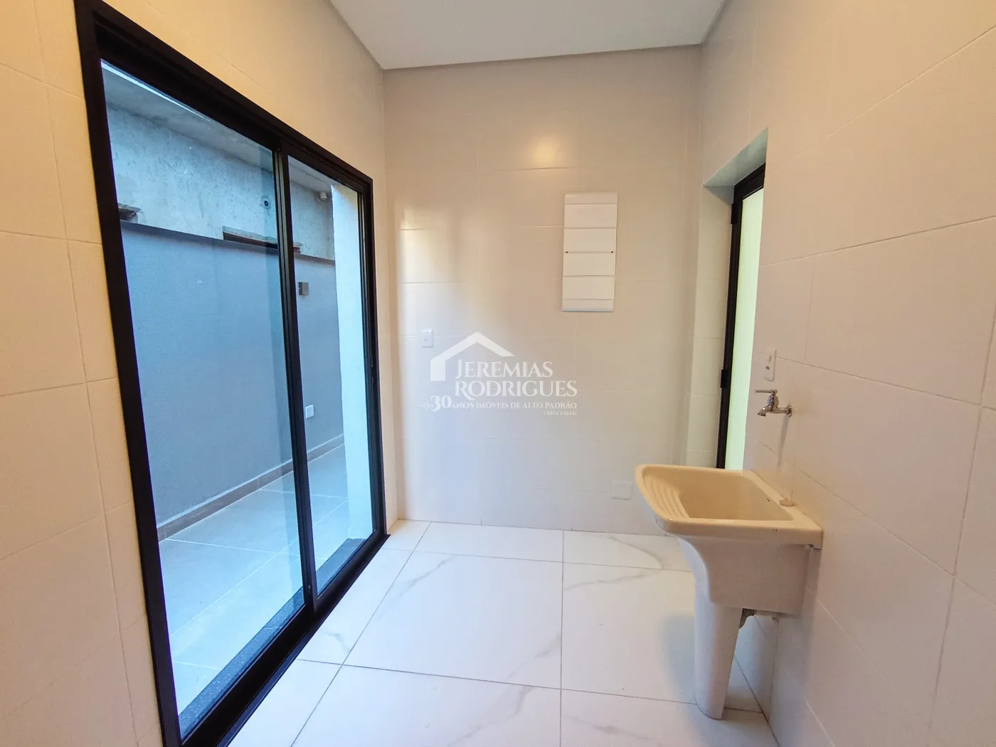 Casa assobradada à venda com 4 dormitórios no Condomínio Cyrella Landscape emTaubaté/SP.