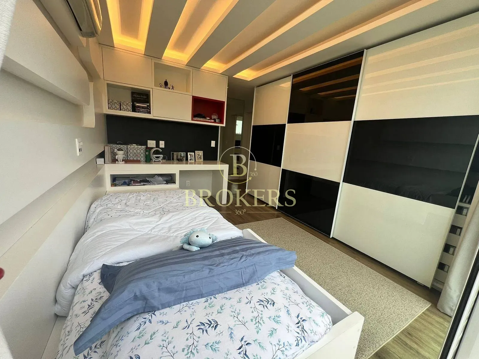Luxo e sofisticação no Alphaville: Casa triplex mobiliada com 6 suítes, SPA e campo de futebol priv — foto 17