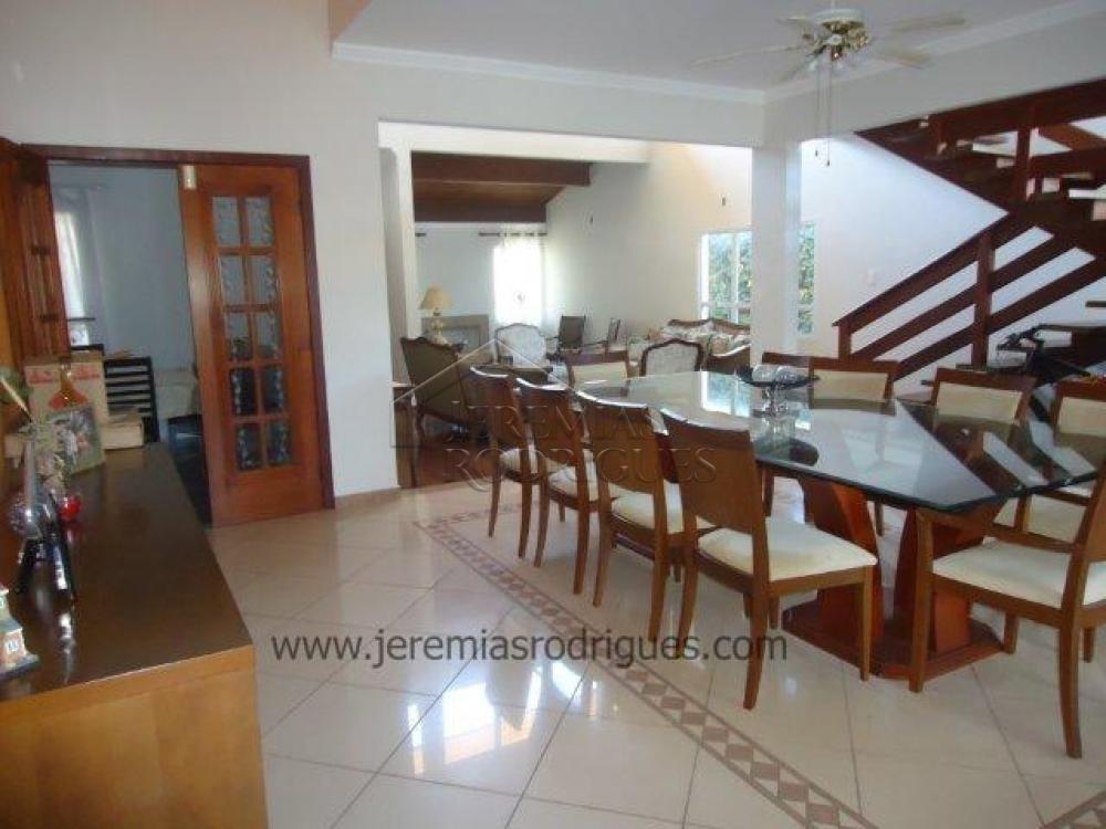 Casa à venda no Condomínio Colonial Village I em Pindamonhangaba/SP