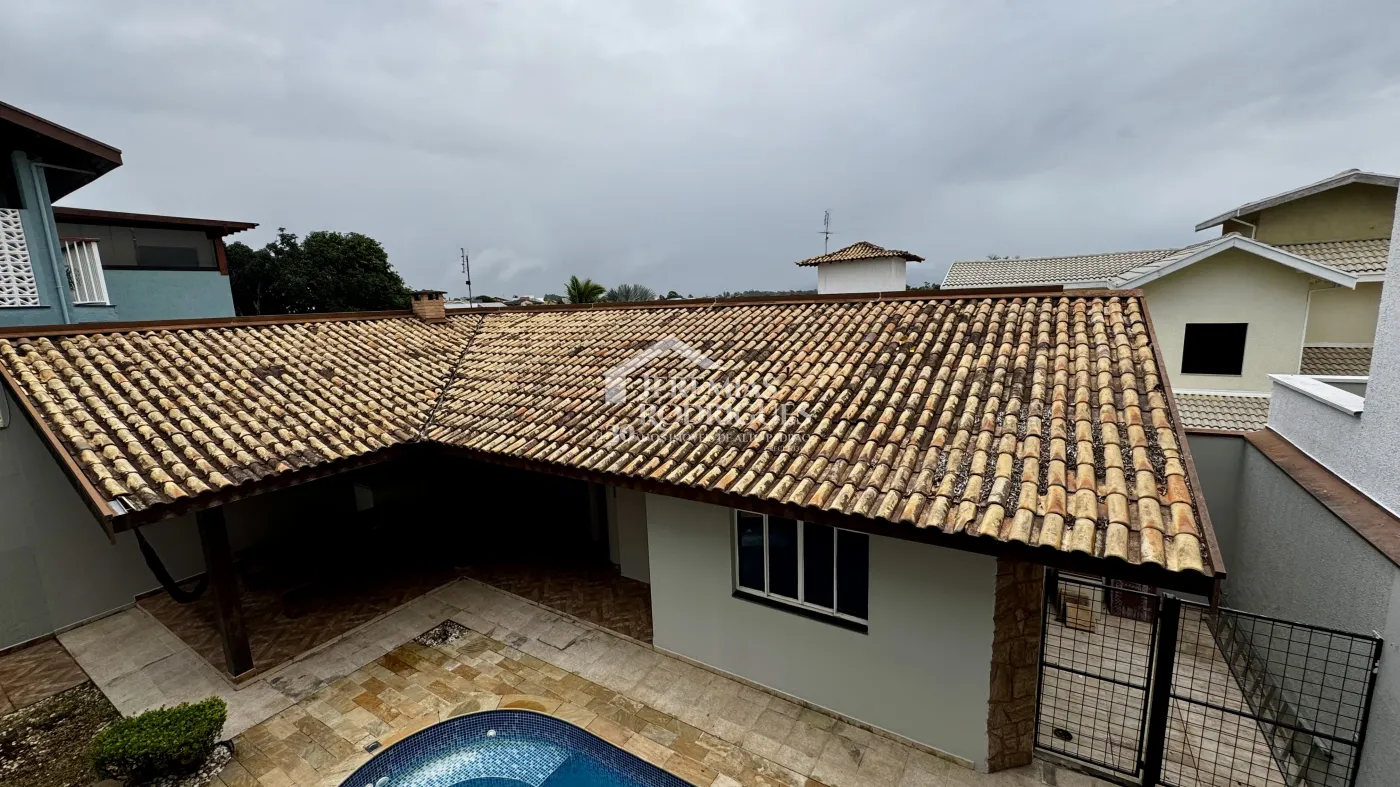 Casa à venda com 5 dormitórios no Condomínio Real Ville em Pindamonhangaba/SP
