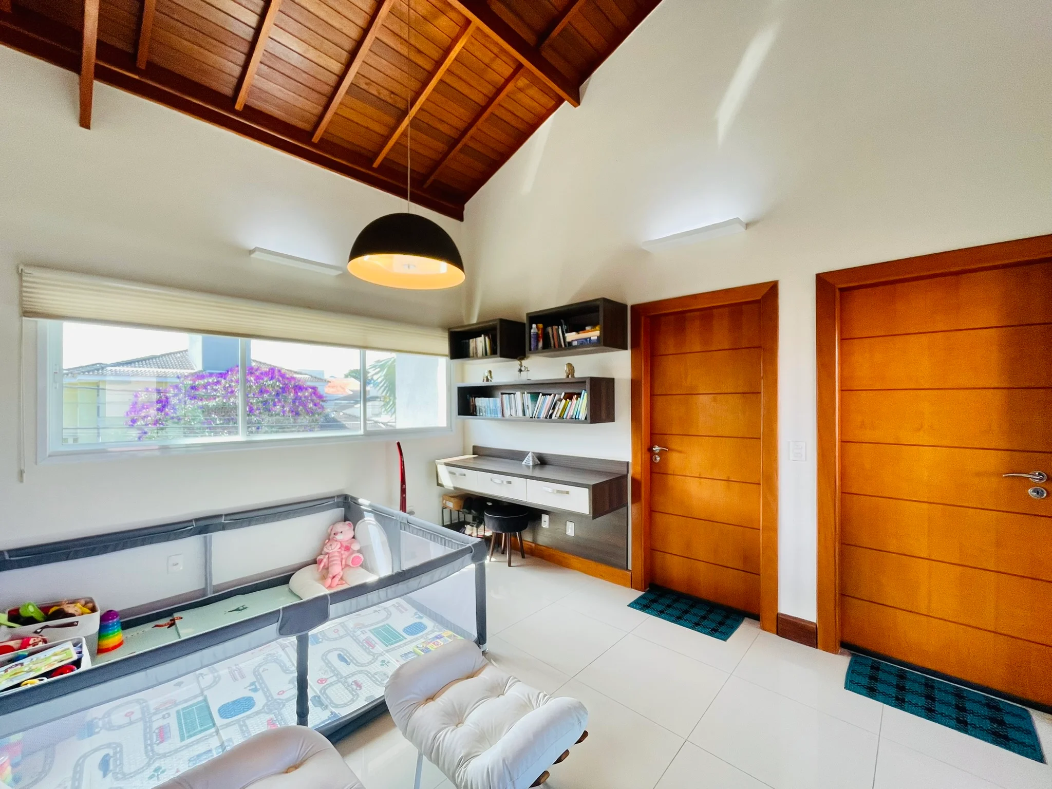 Casa à venda com 4 dormitórios no Condomínio Campos do Conde II em Tremembé/SP.