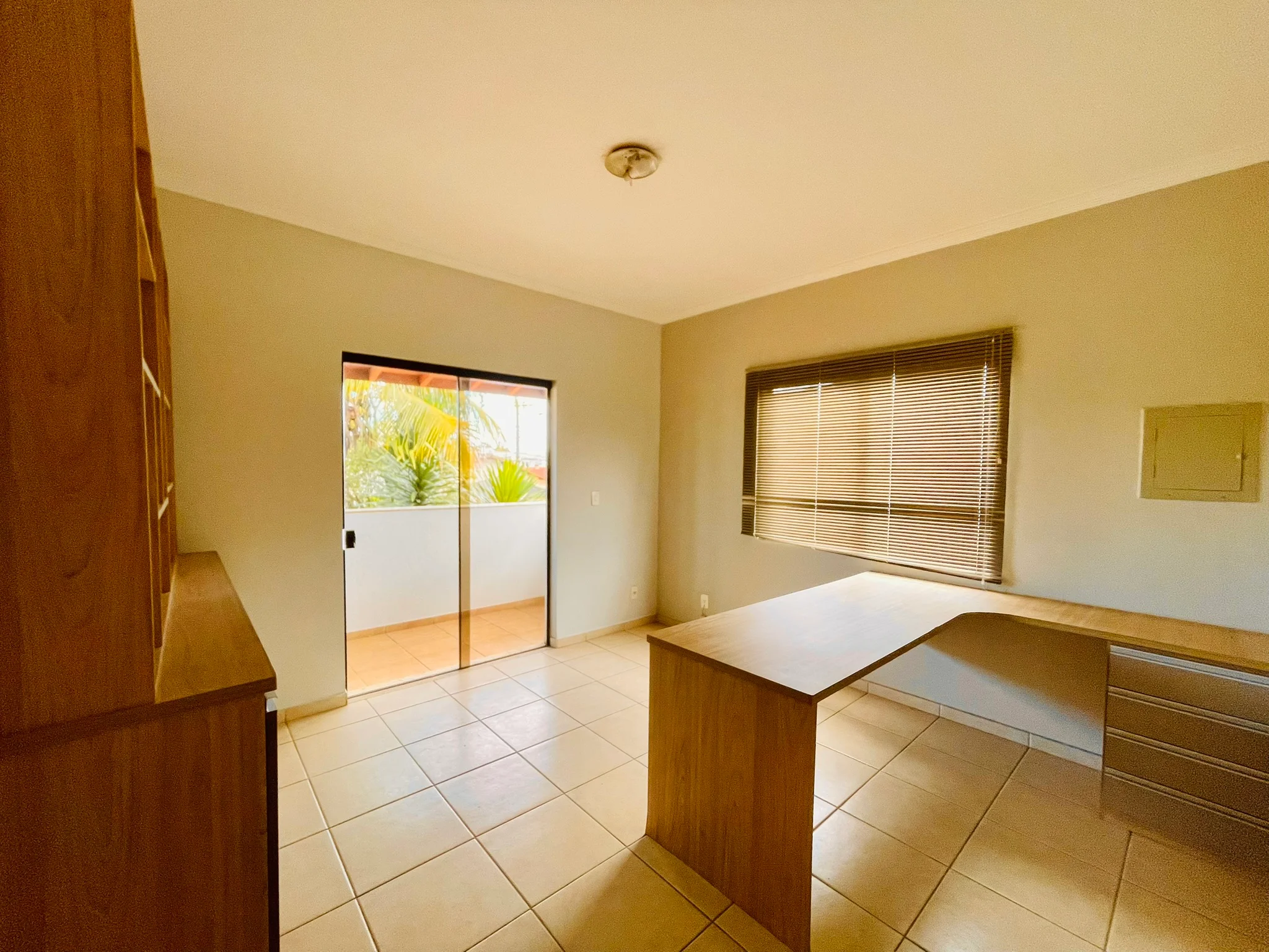 Casa à venda com 4 dormitórios no Condomínio Colonial Village I em Pindamonhangaba/SP. 