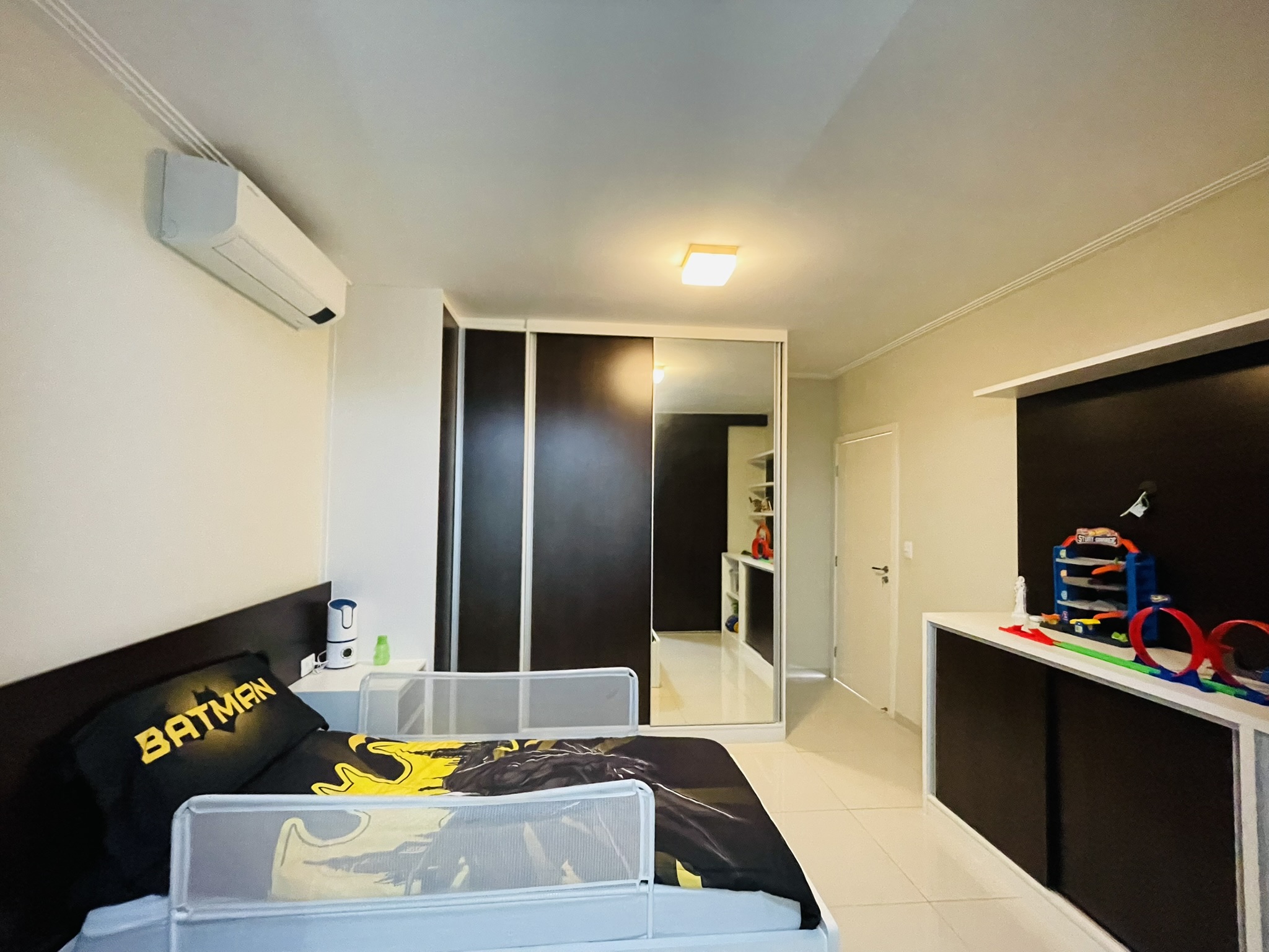 Casa à venda com 3 dormitórios no Condomínio Moema Ville em Pindamonhangaba/SP.