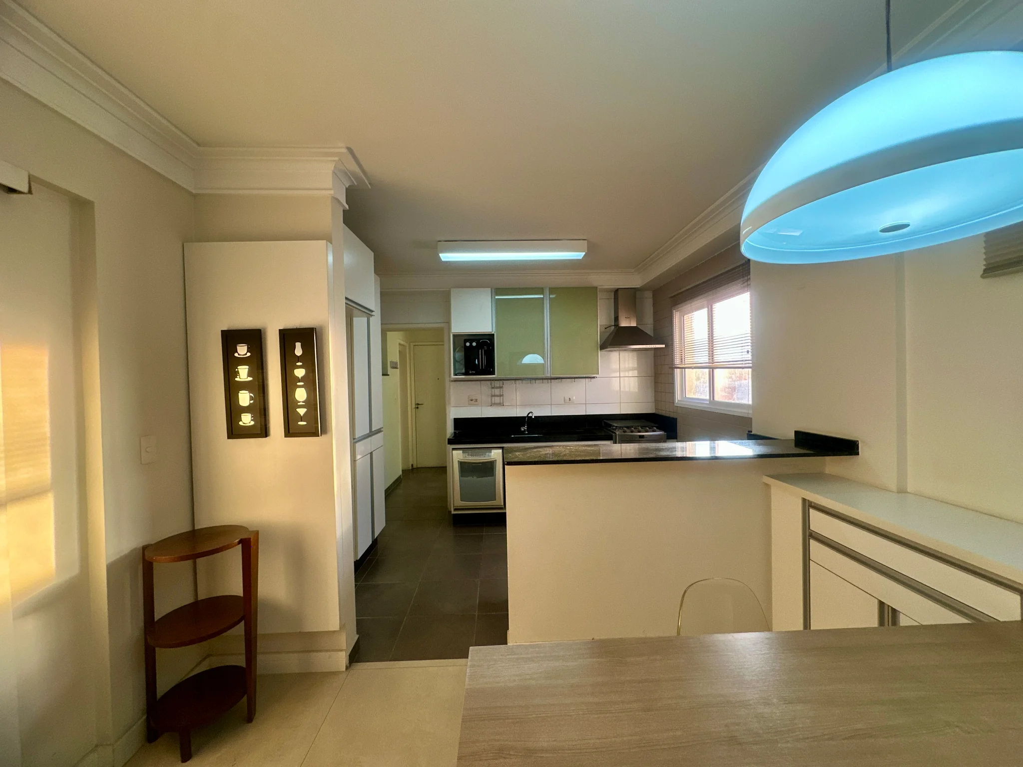 Apartamento mobiliado para venda e locação, 263 m² no Edifício Placere em Taubaté/SP.