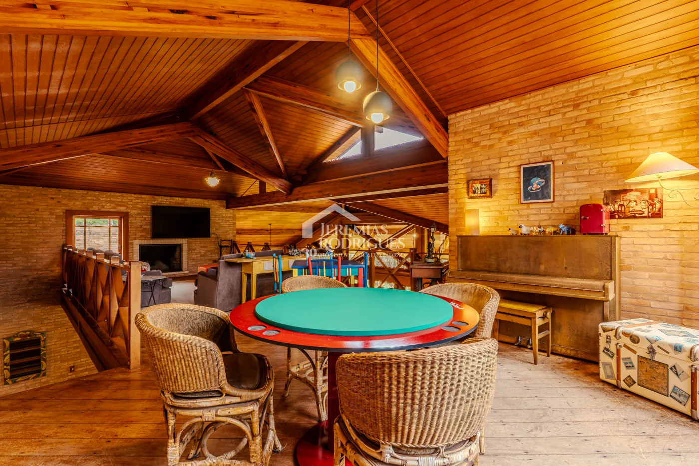 Casa de Campo à venda com 5 suítes no bairro Reinópolis em Santo Antônio do Pinhal/SP