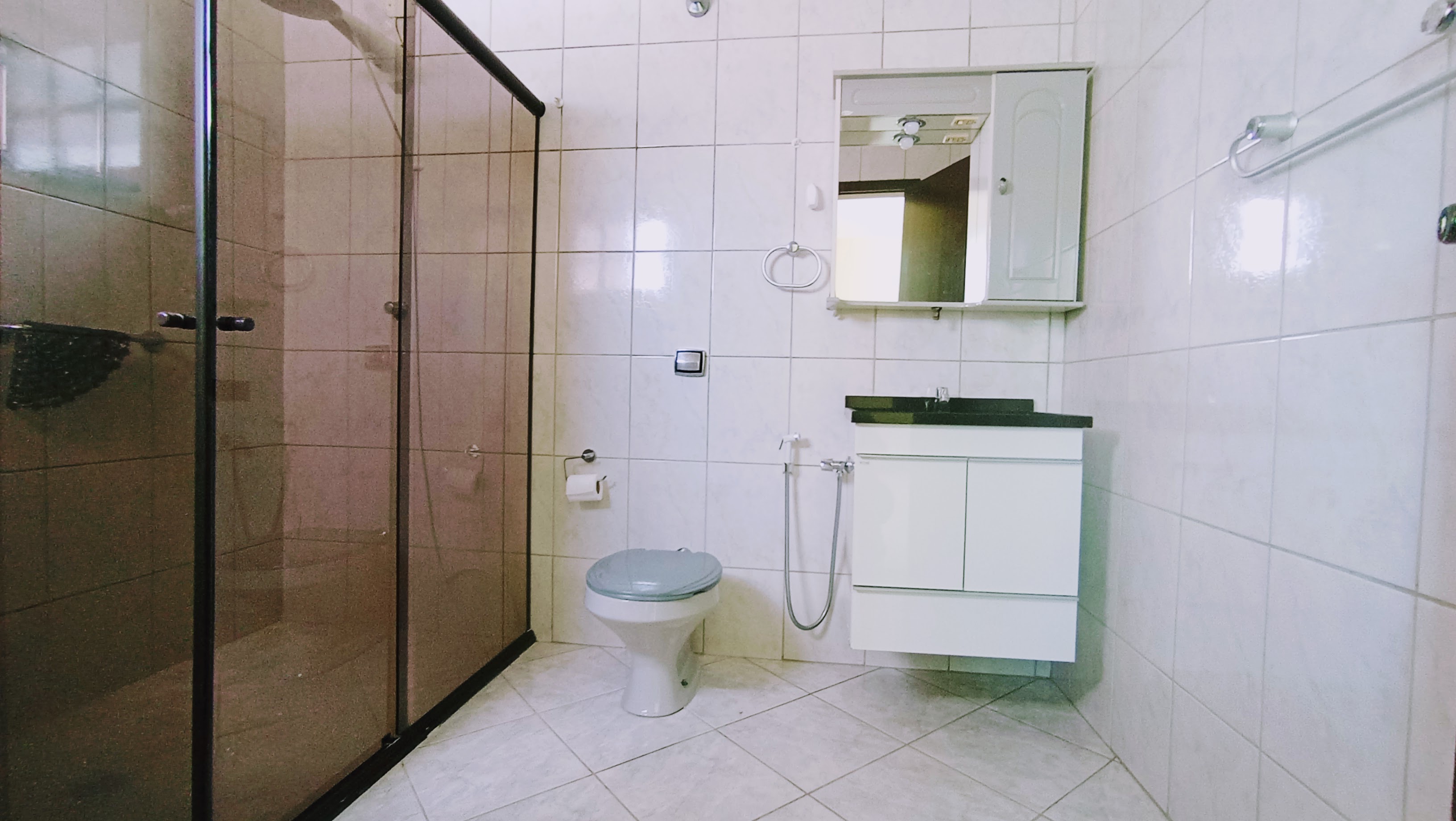 Casa para venda e locação com 3 dormitórios no Condomínio Vale dos Príncipes em Taubaté/SP.