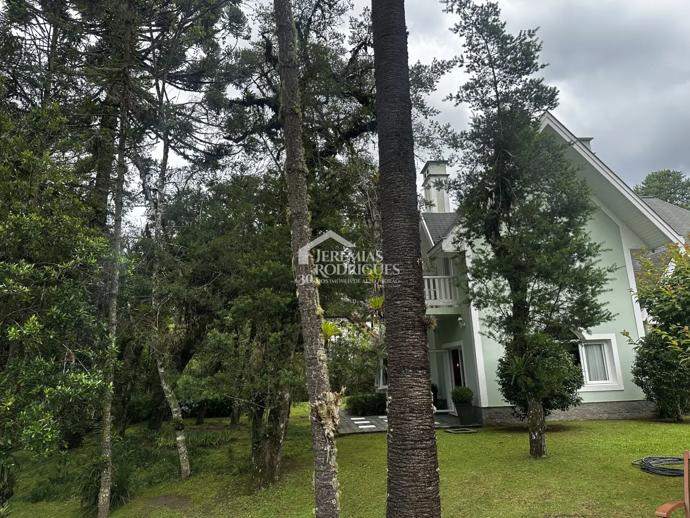 Casa à venda no Condomínio Vila Simonsen em Campos do Jordão/SP