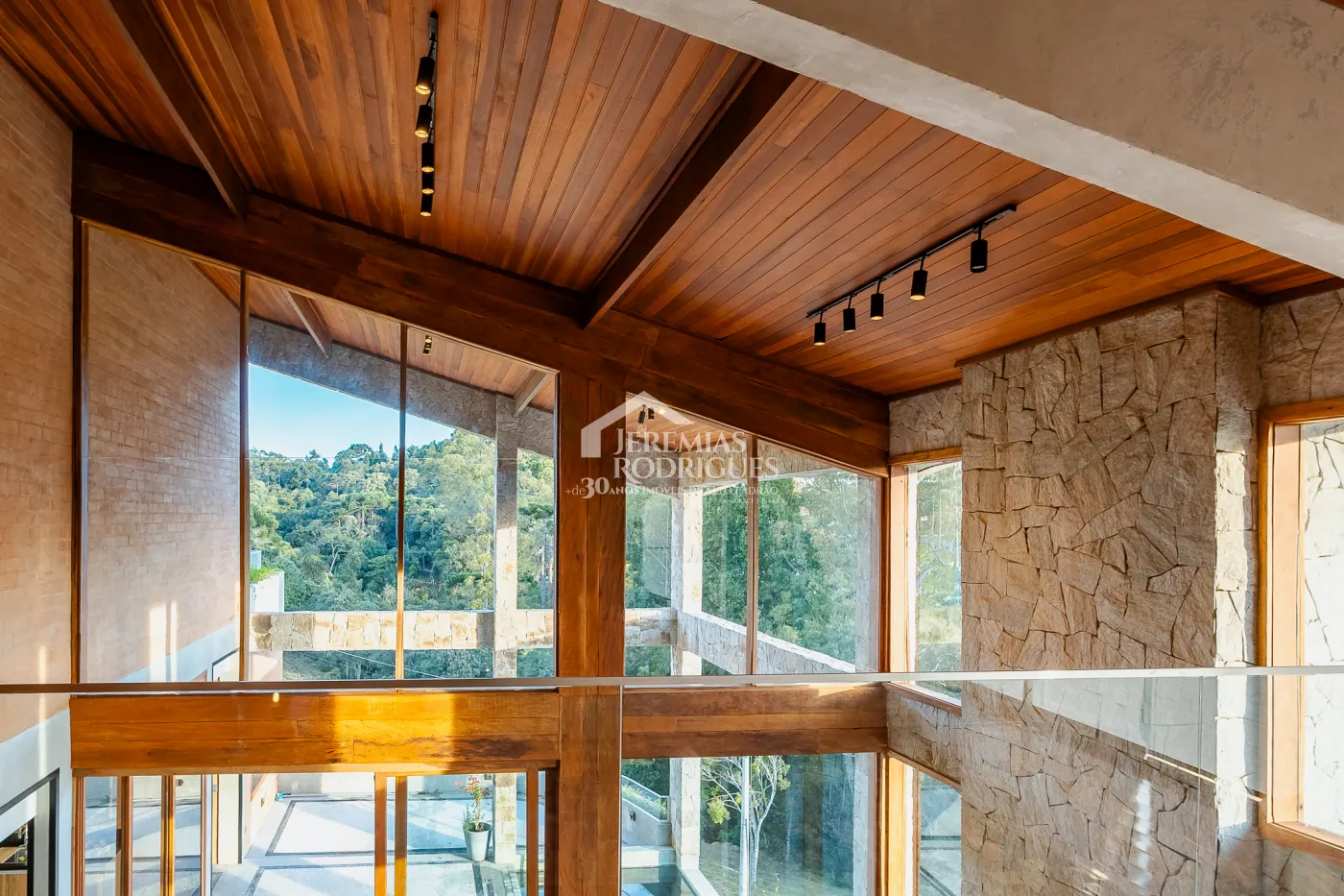 Casa com 4 suítes no condomínio Reserva Figueiredo em Campos do Jordão/SP