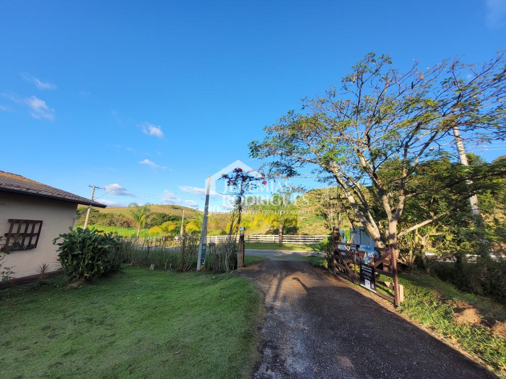 Sítio á venda no Jardim Sandra Maria em Taubaté/SP