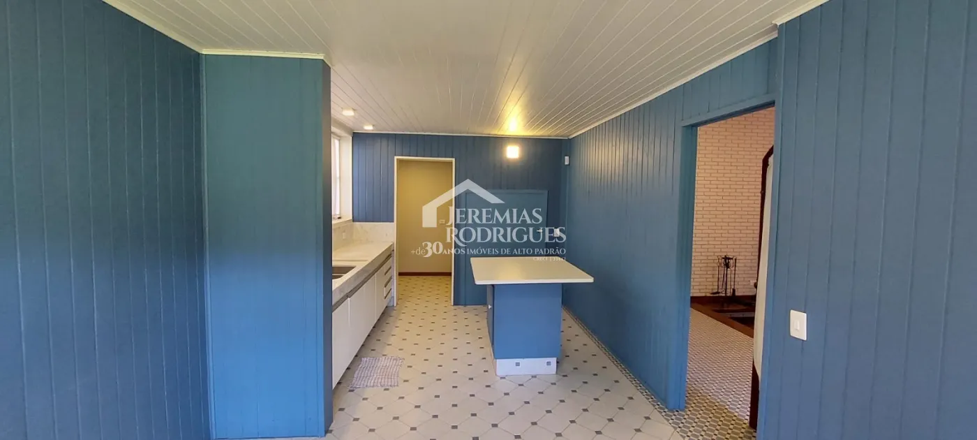 Casa com 3 dormitórios no Bairro Capivari - Campos do Jordão/SP