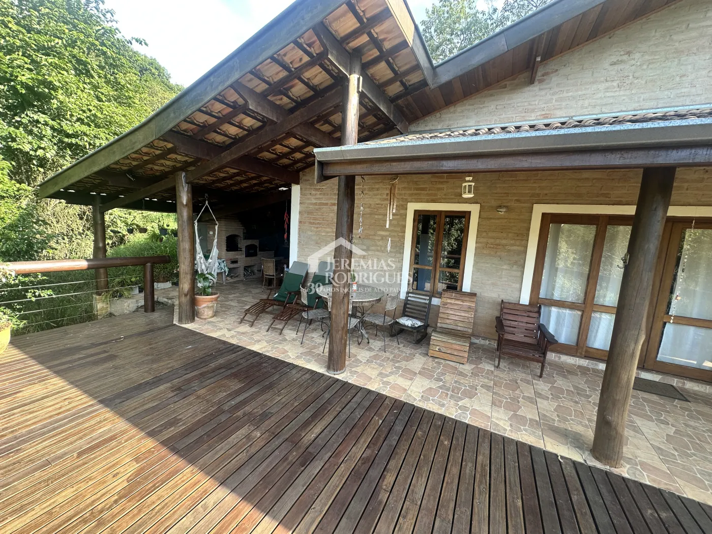 Casa à venda com 3 suítes no Centro em Santo Antônio do Pinhal/SP