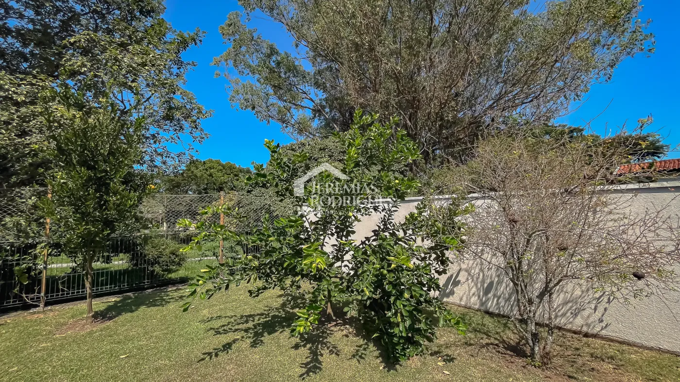 Casa à venda com 6 suítes - Condomínio Village Paineiras - Pindamonhangaba/SP