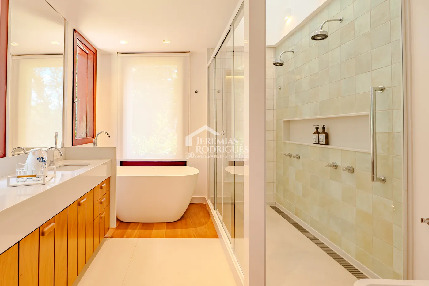 Fazenda à venda com 3.389.000,00 m² em Piraí/RJ.