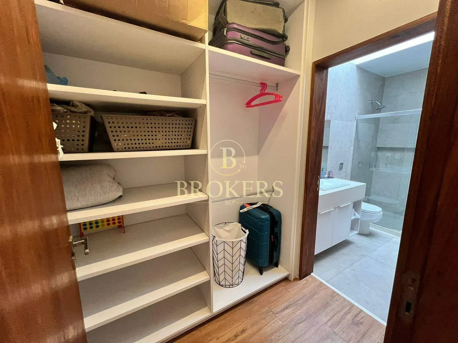 Moderna e sofisticada: Casa triplex no Alphaville com elevador, 5 suítes e terraço panorâmico por R — foto 27