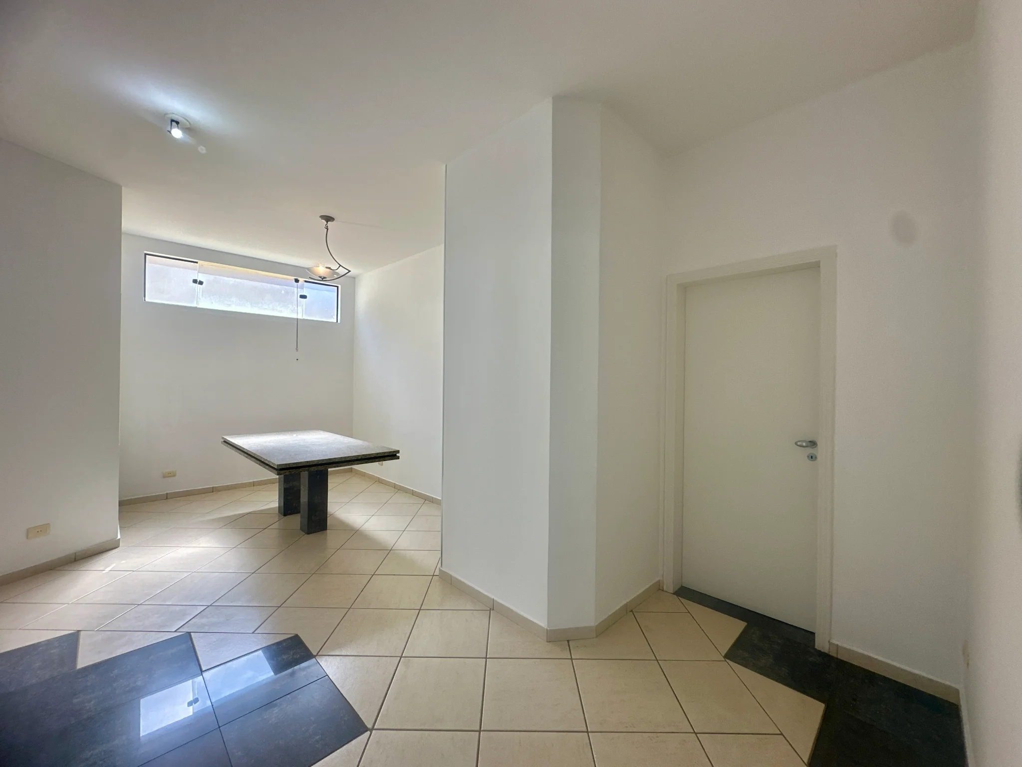 Casa para venda e locação no Condomínio Taubaté Village em Taubaté/SP.