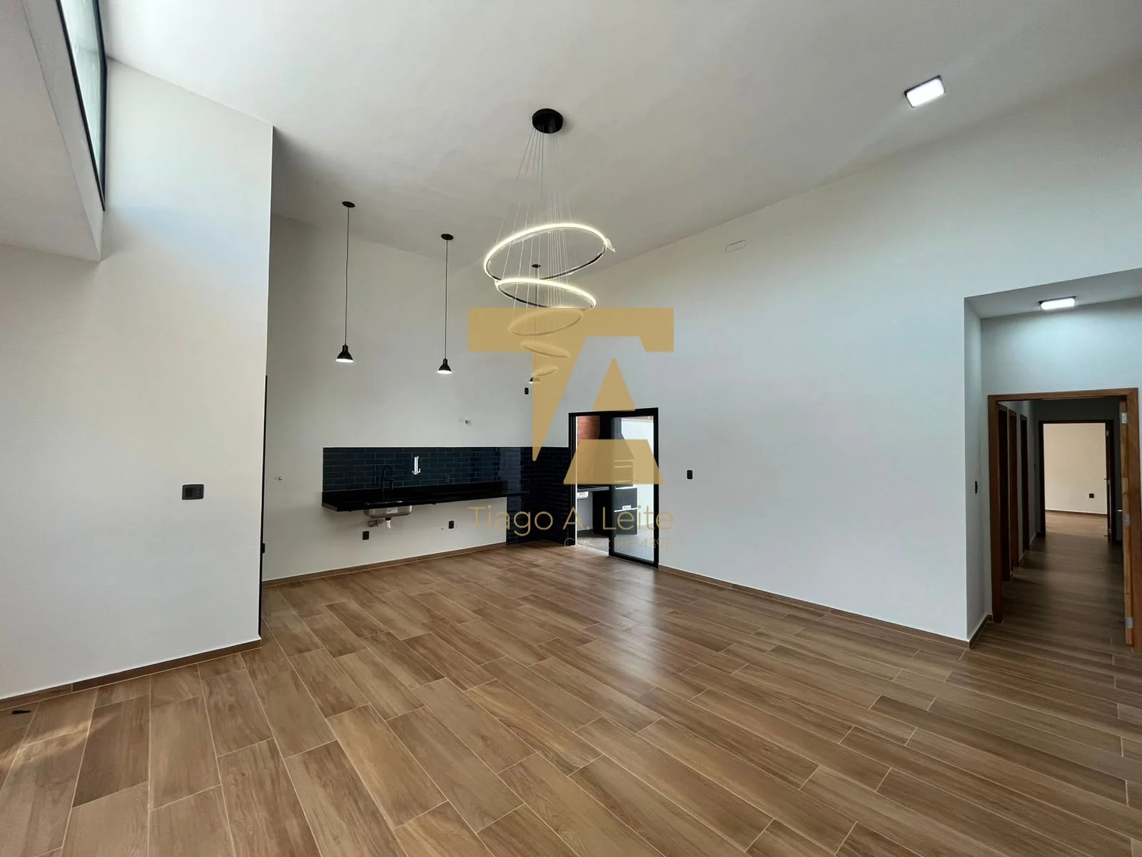 Casa nova térrea no Condomínio Laguna, Pindamonhangaba. São 150m² de área construída, 3 dorms (1 suíte) e área gourmet
