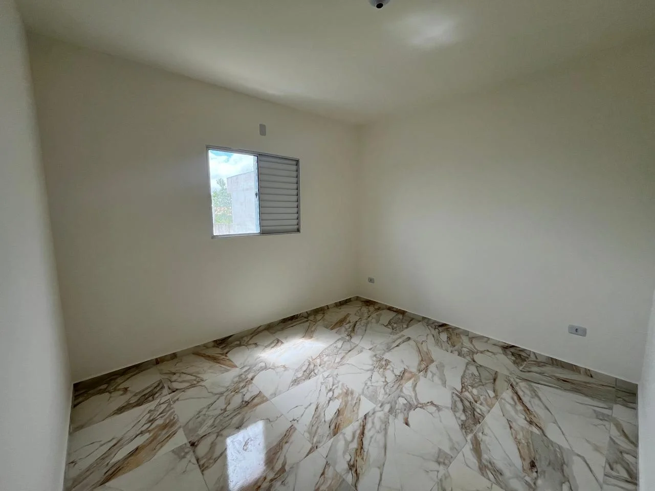 Apartamento térreo com quintal no Portal dos Eucaliptos em Pindamonhangaba 