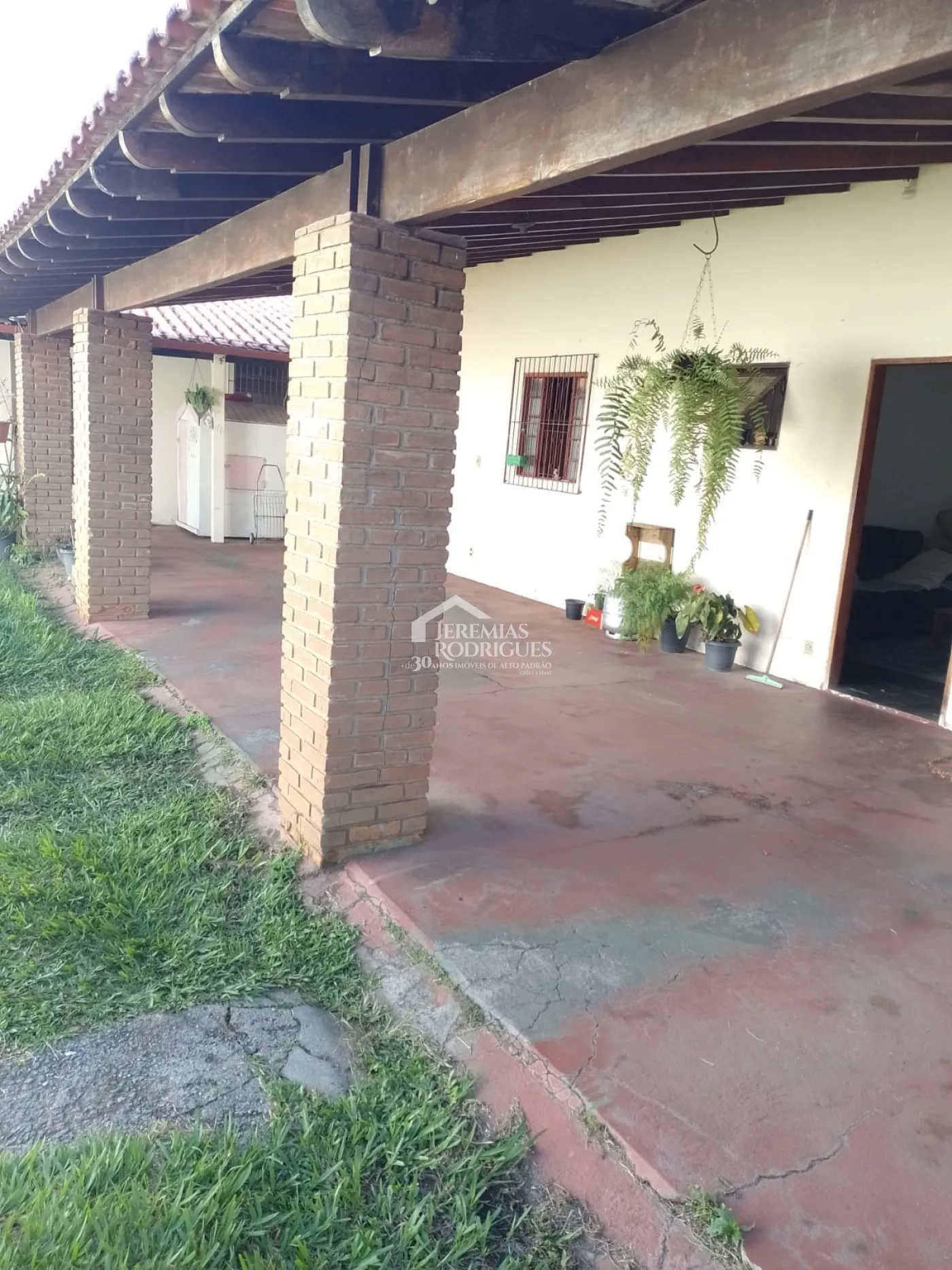 Casa com 5 dormitórios, 298 m² -  São Benedito - Pindamonhangaba/SP