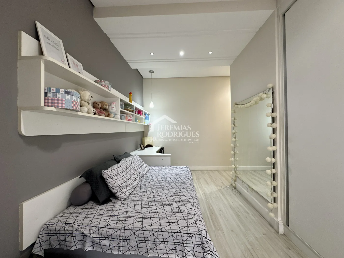 Casa à venda com 3 dormitórios no Condomínio Campos do Conde I em Tremembé/SP