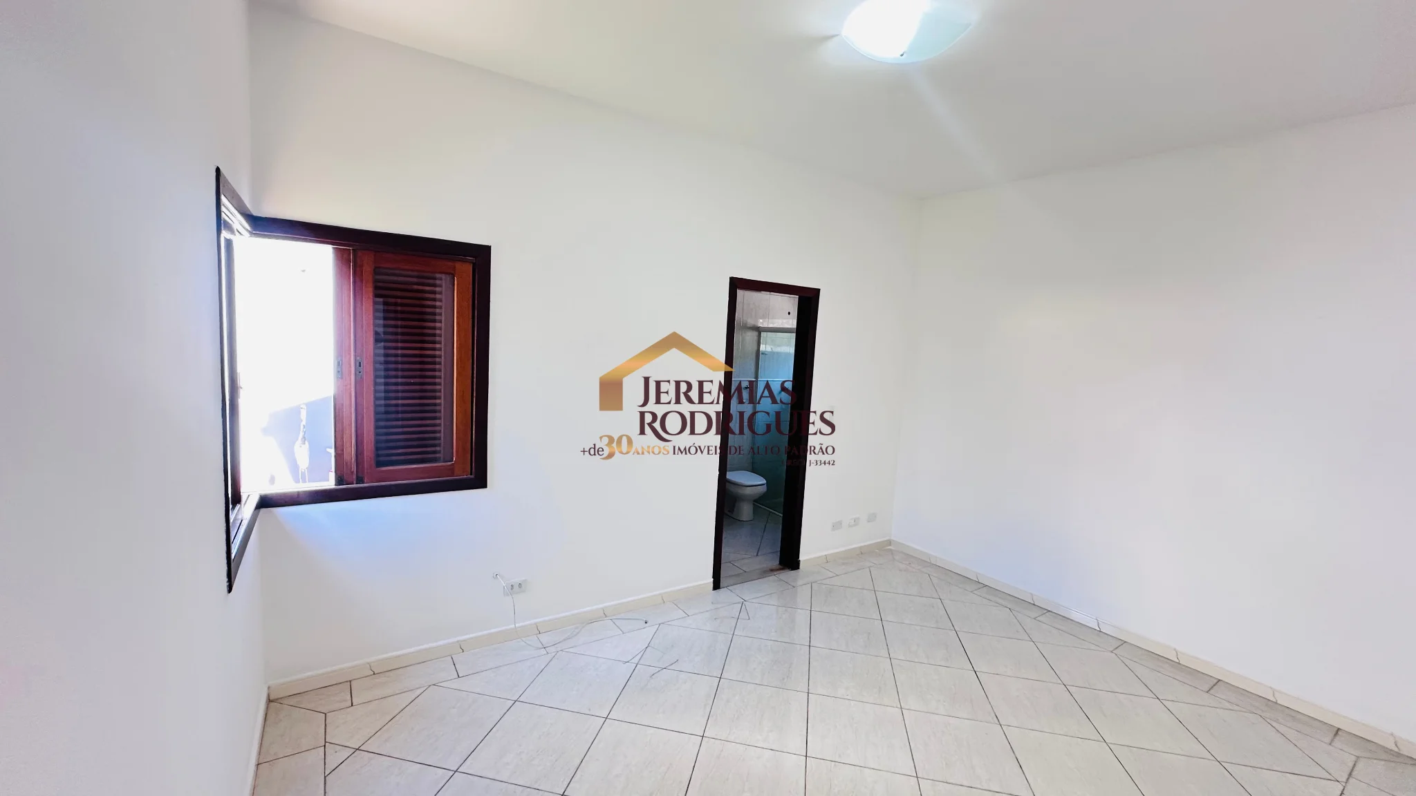 Casa para locação no Condomínio Real Ville em Pindamonhangaba/SP.