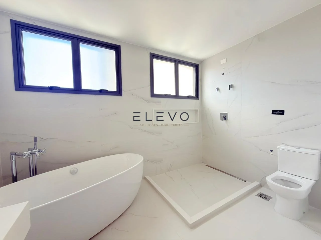 Apartamento à Venda no Plaenge Signature Maringá | 3 Suítes | Proximo a Catedral