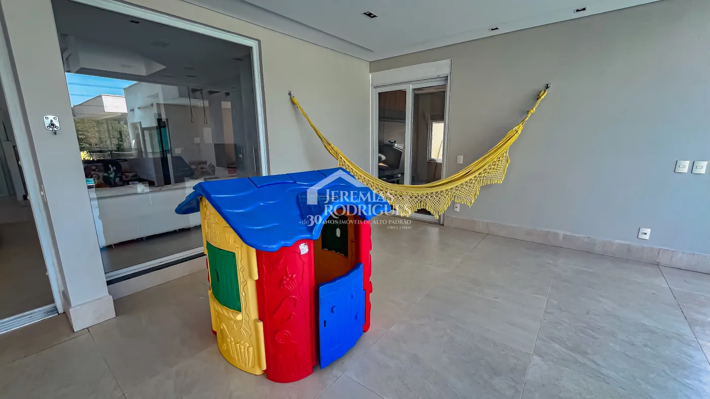 Casa à venda com 6 suítes - Condomínio Village Paineiras - Pindamonhangaba/SP