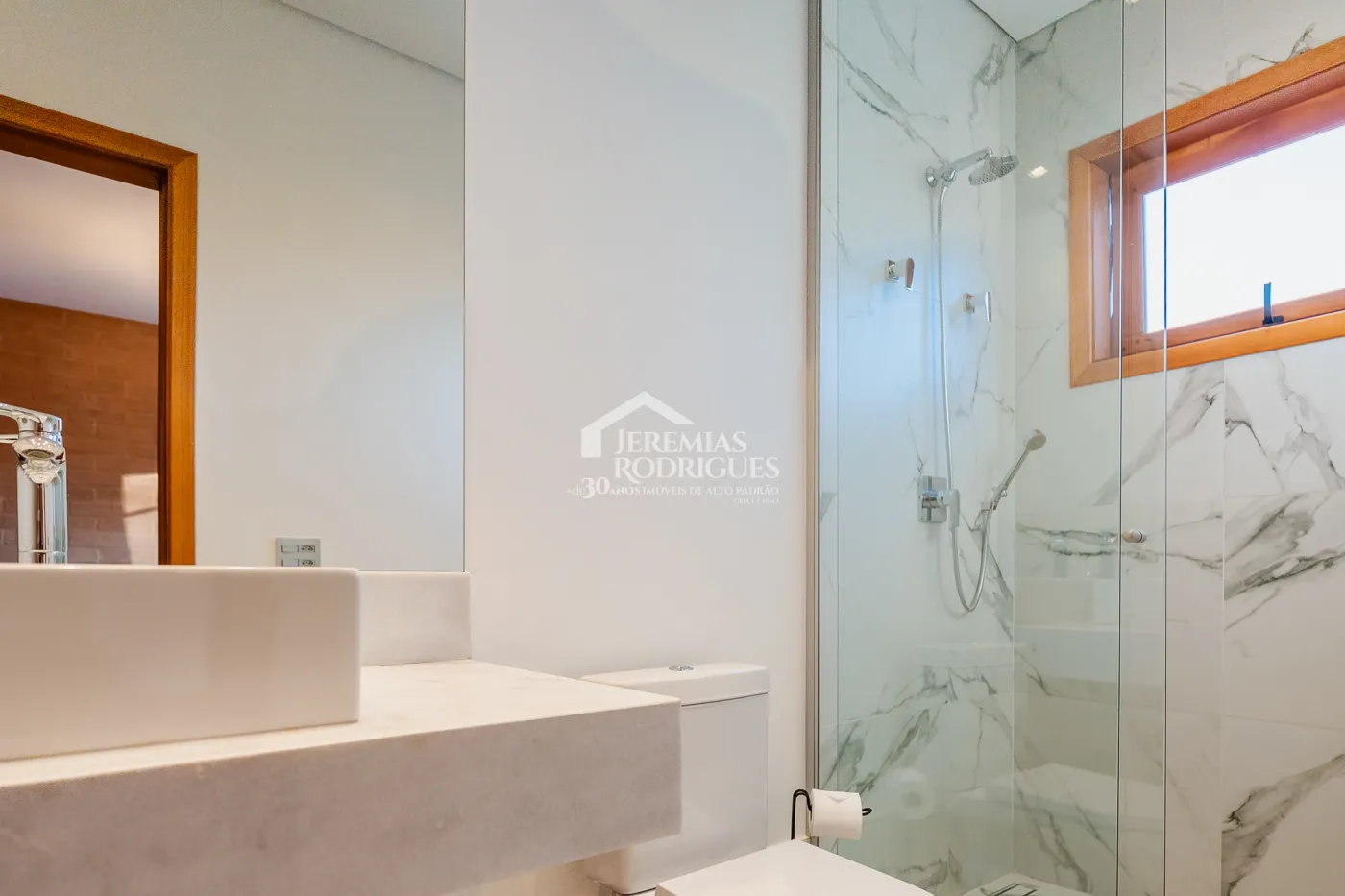 Casa com 4 suítes no condomínio Reserva Figueiredo em Campos do Jordão/SP