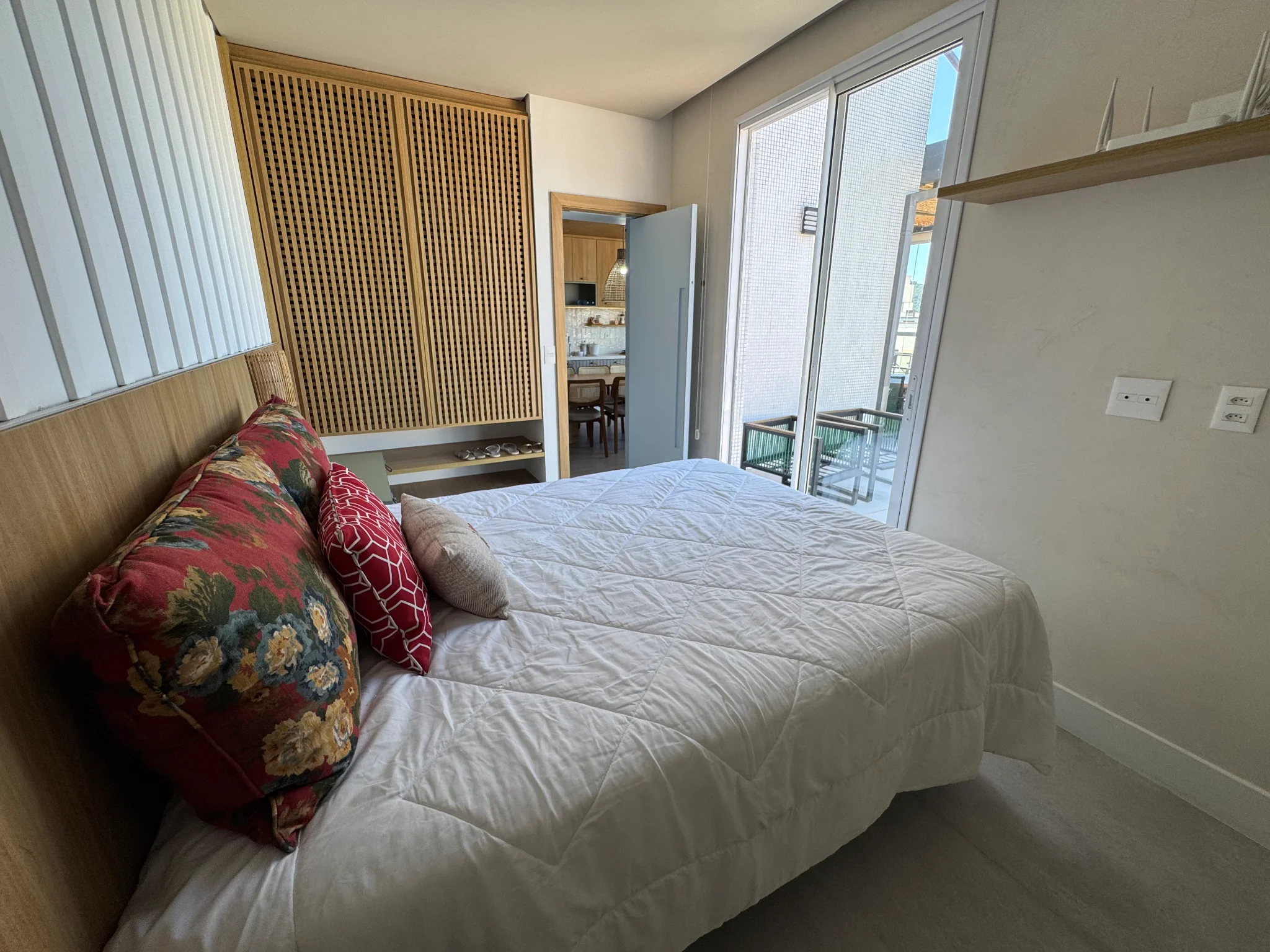 Cobertura à venda com 3 suítes, 177 m² no Condomínio Porto Damy em Ubatuba/SP. 